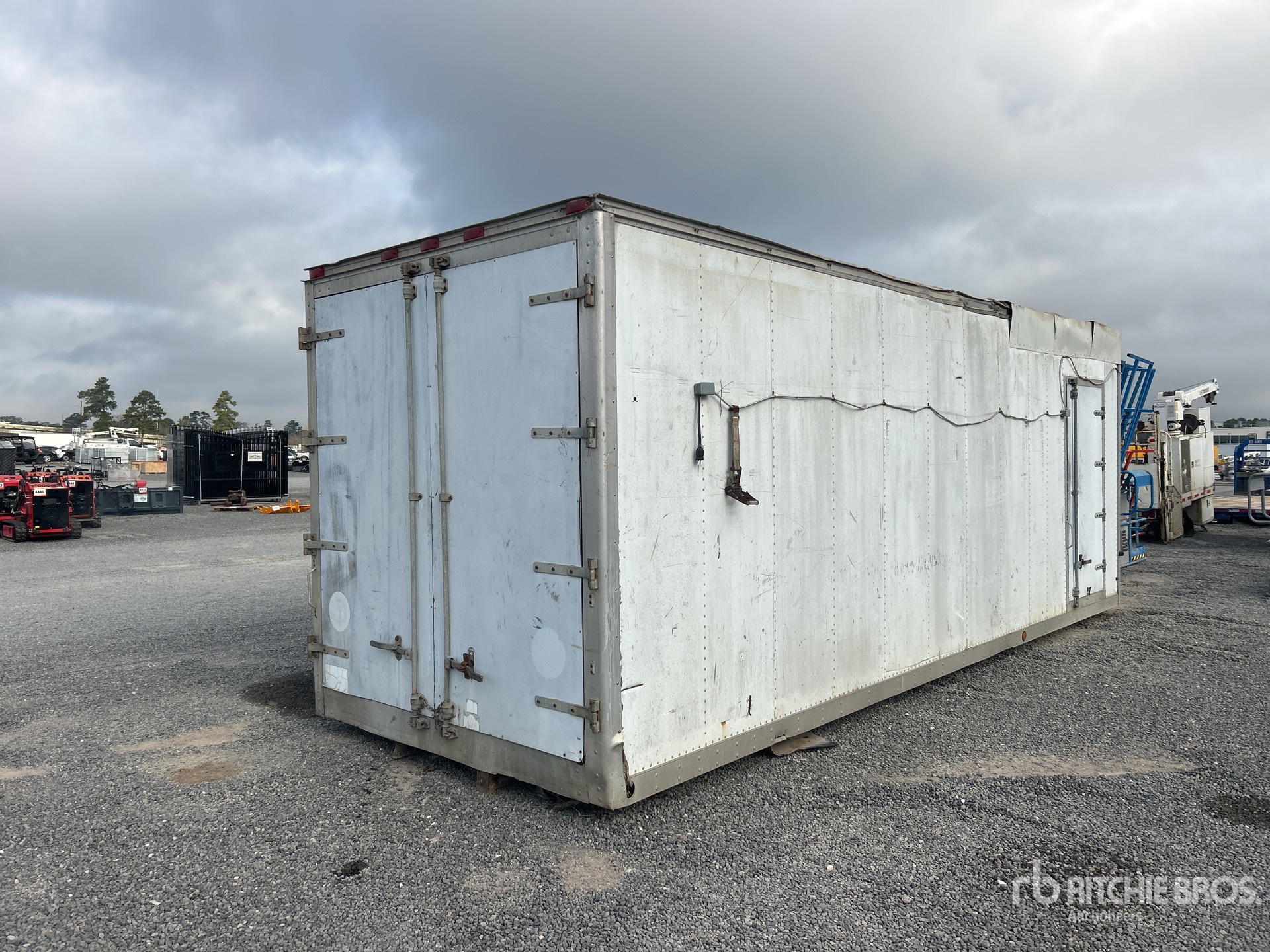 General Appearance with Foto, angolo anteriore sinistro