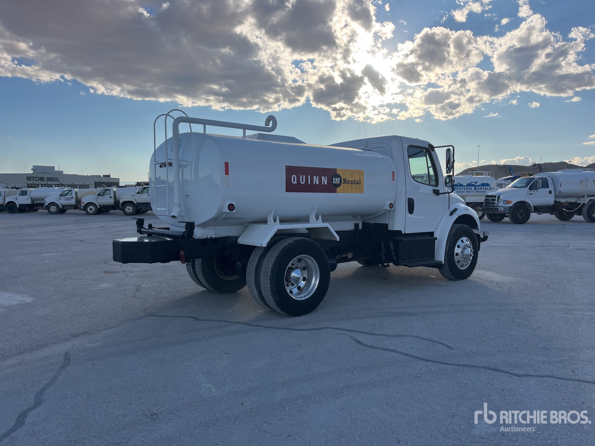 General Appearance with Bild, Ecke hinten rechts