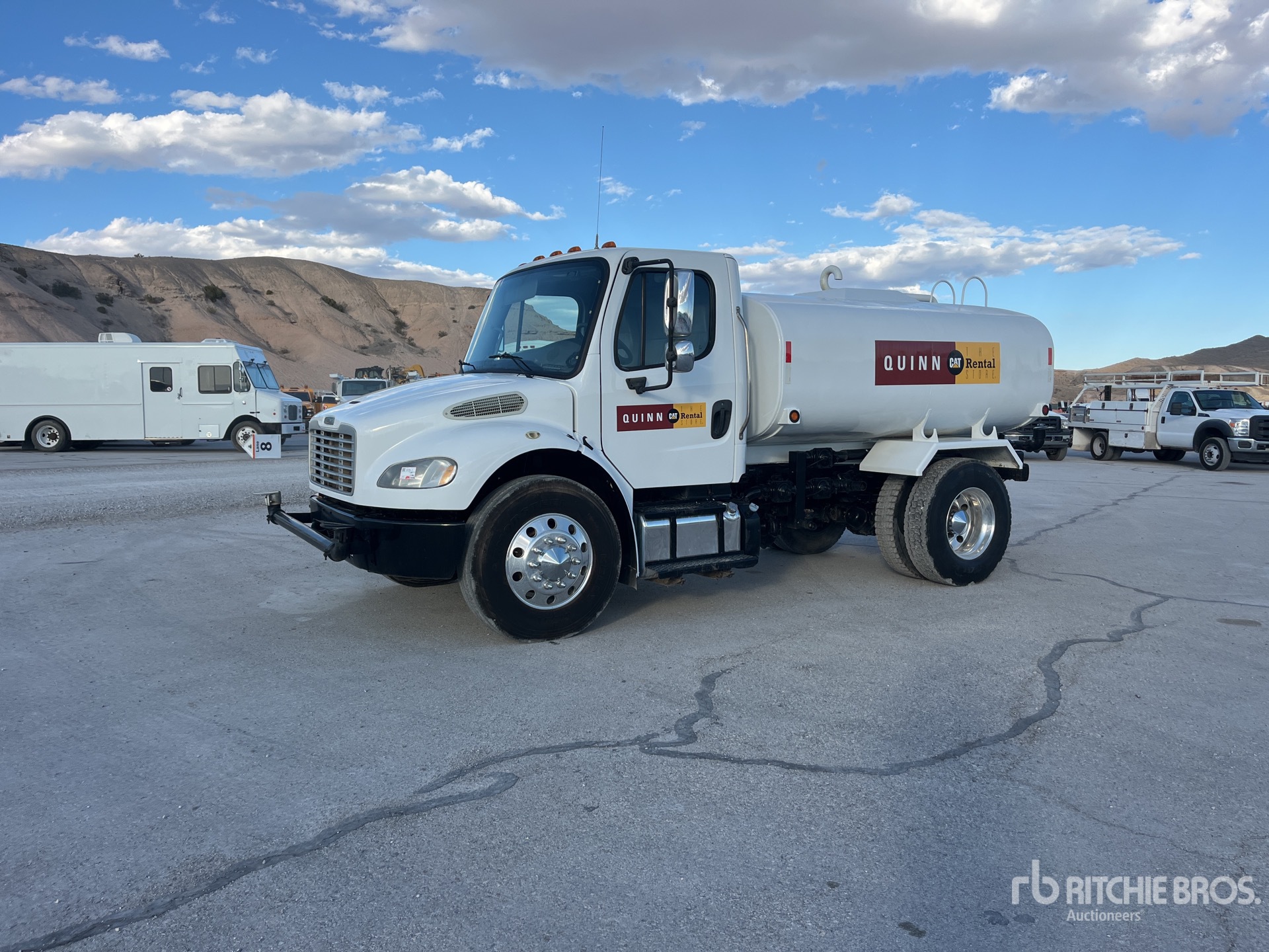 General Appearance with Bild, Ecke vorne links