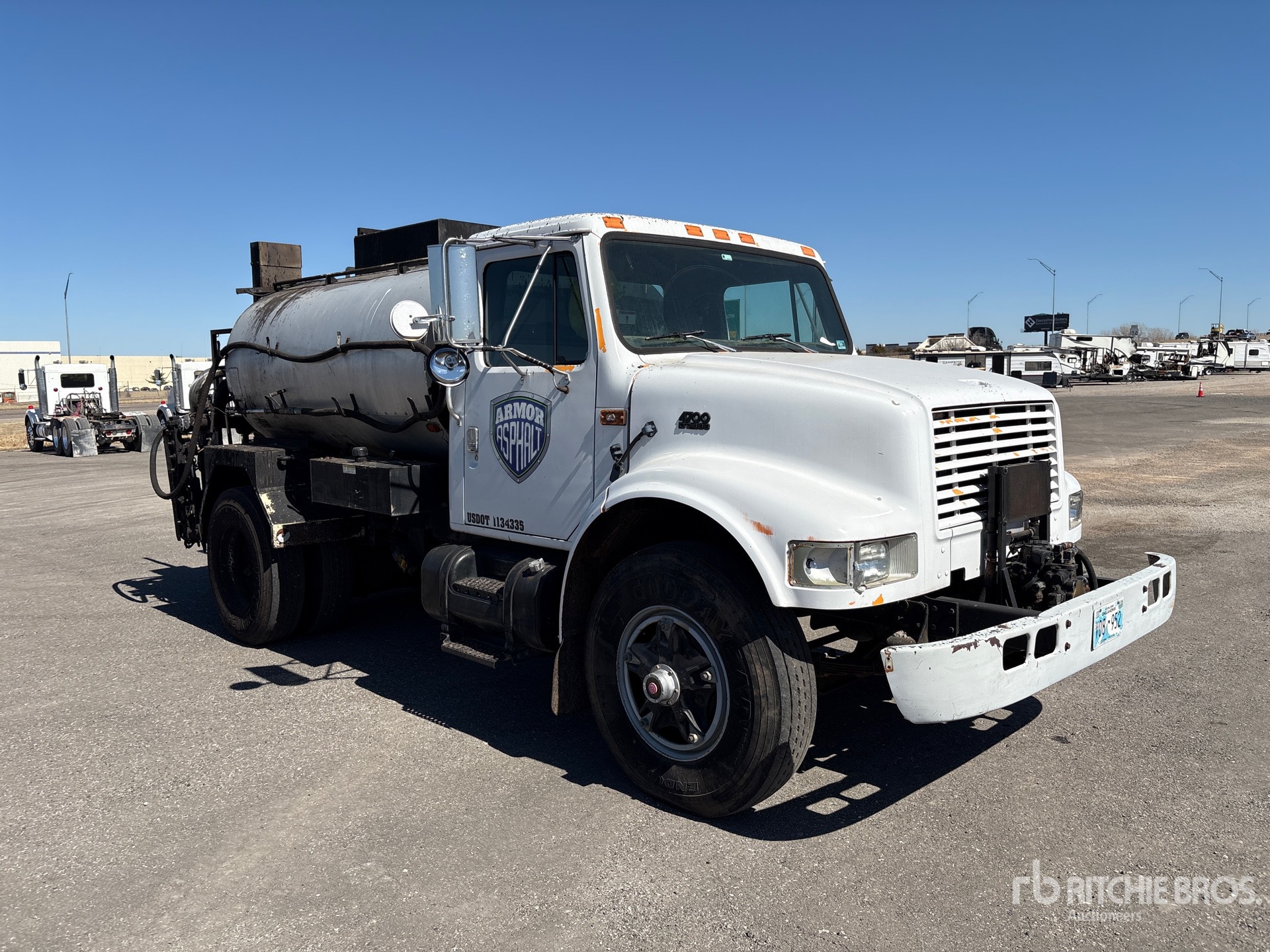 General Appearance with Picture, Right Front Corner