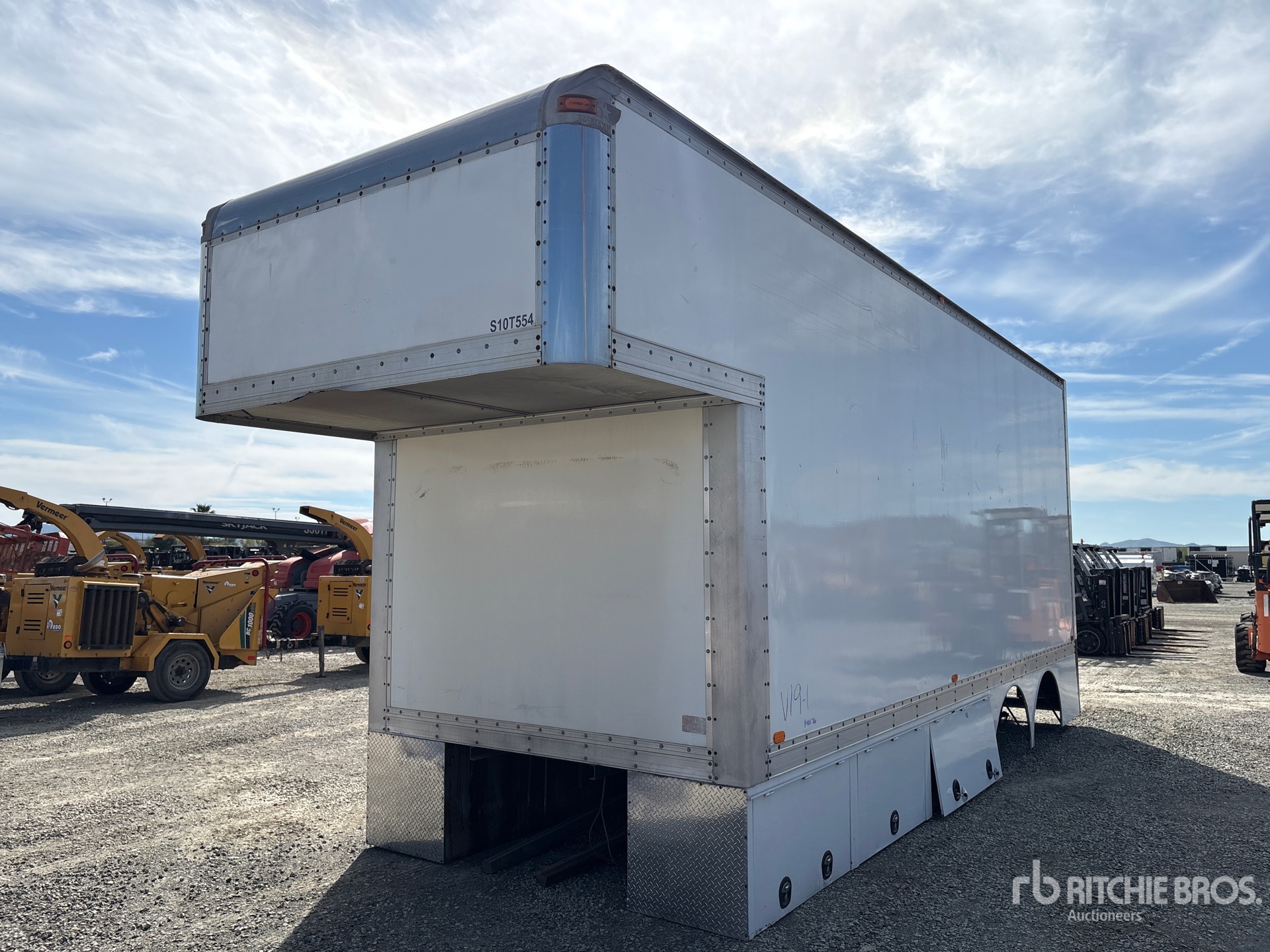 General Appearance with Foto, angolo anteriore sinistro