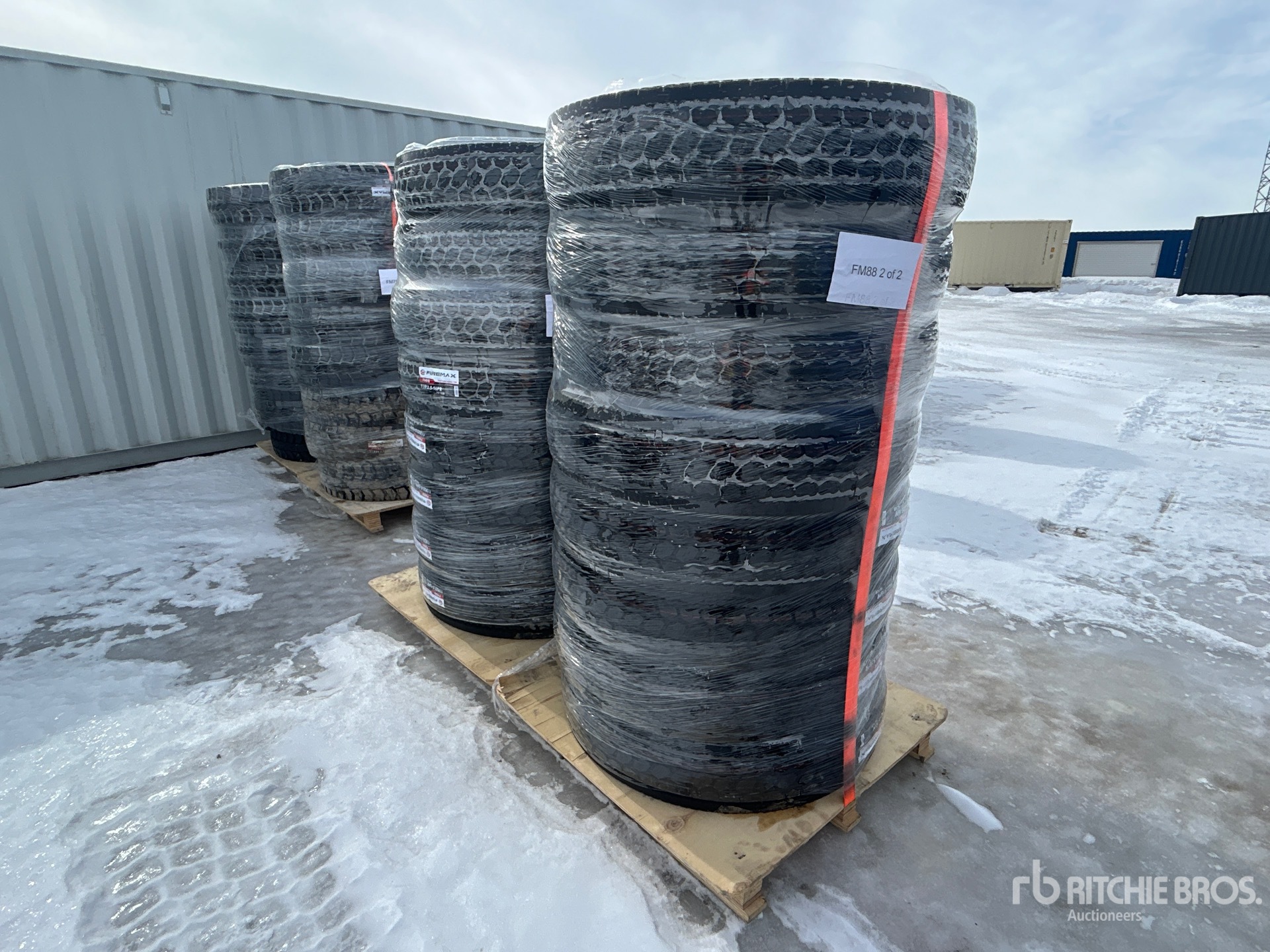 General Appearance with Foto, angolo anteriore sinistro