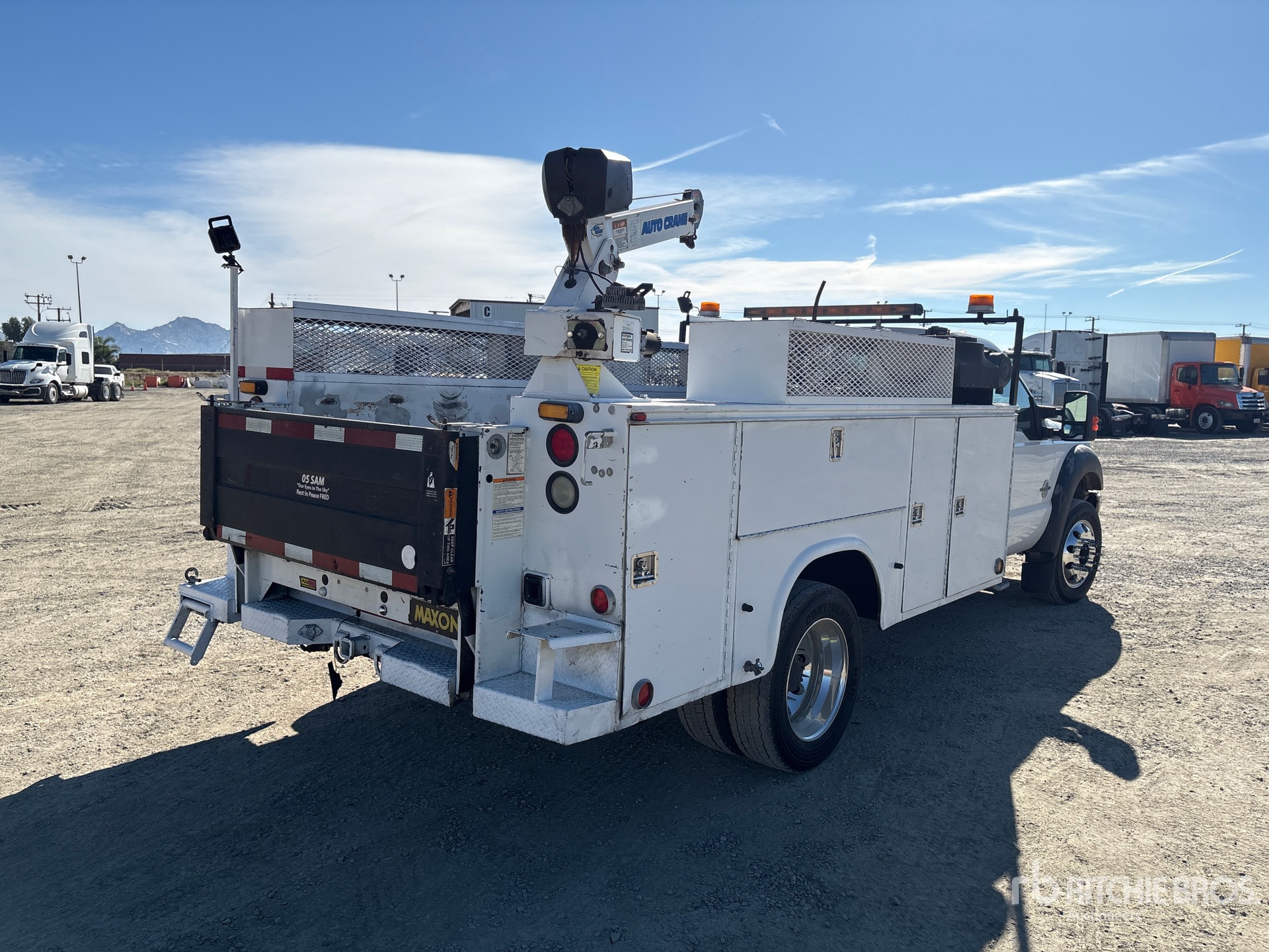 General Appearance with Imagen: esquina trasera derecha