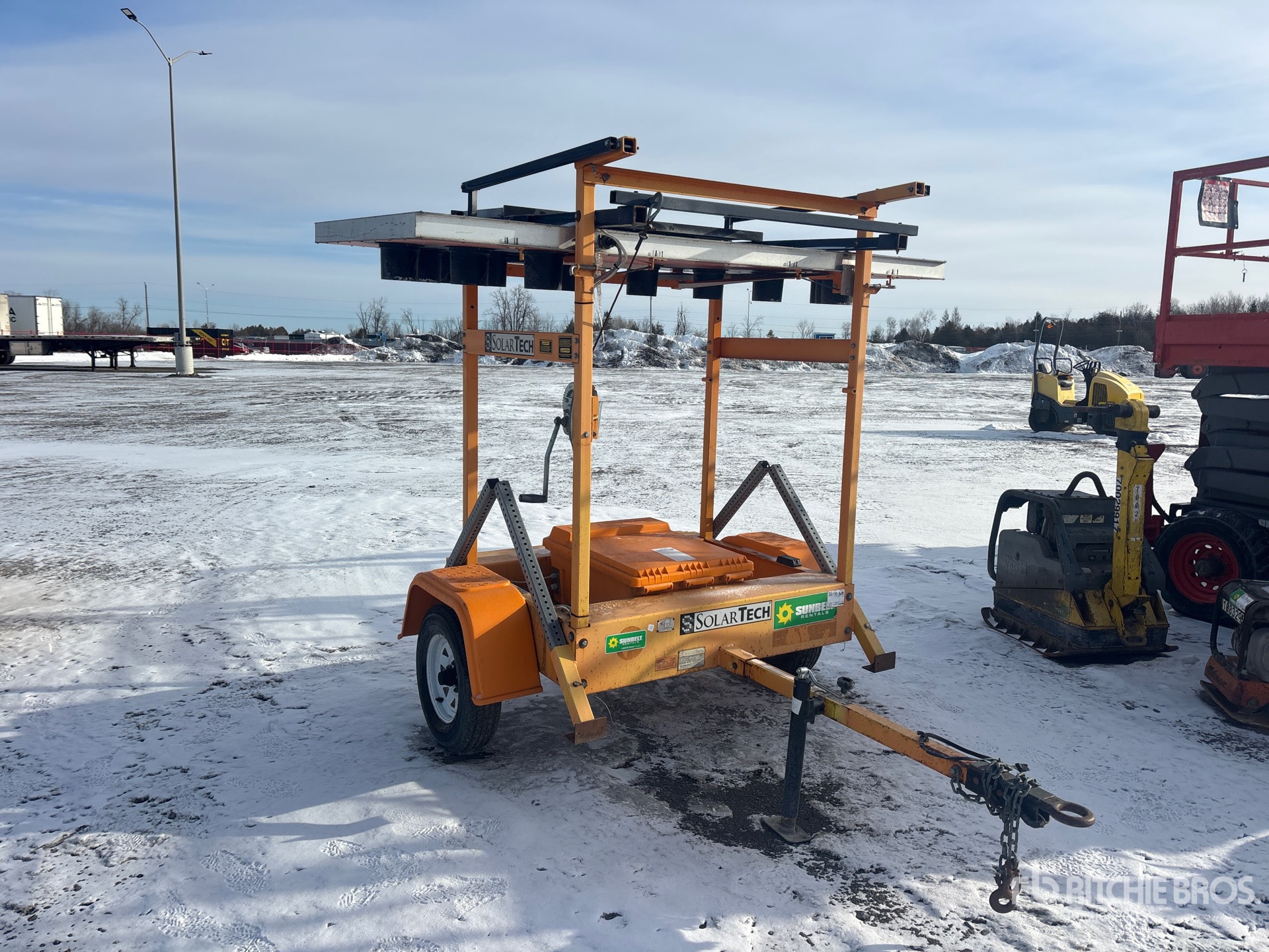 General Appearance with Bild, Ecke vorne rechts