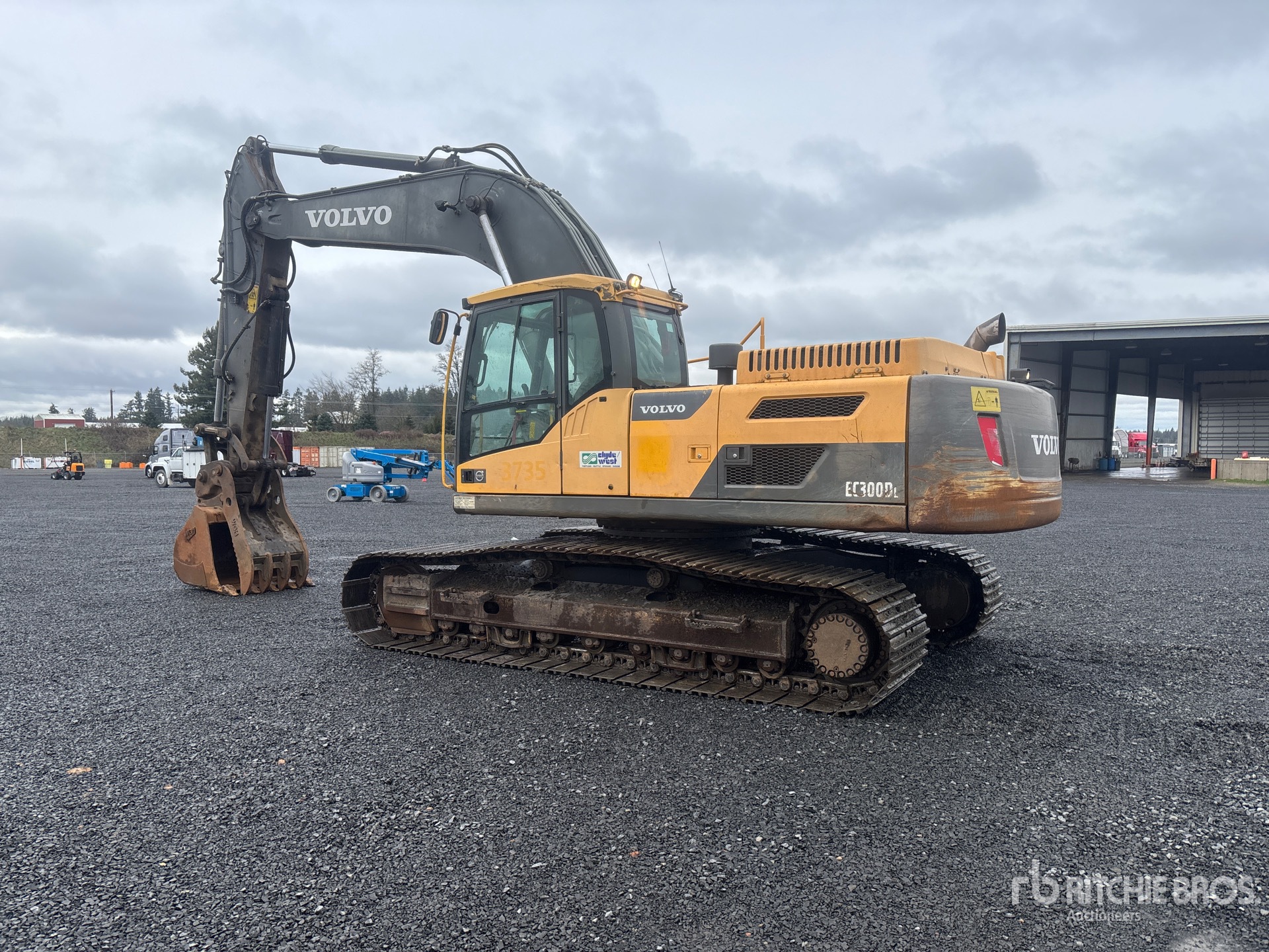 General Appearance with Picture, Left Rear Corner