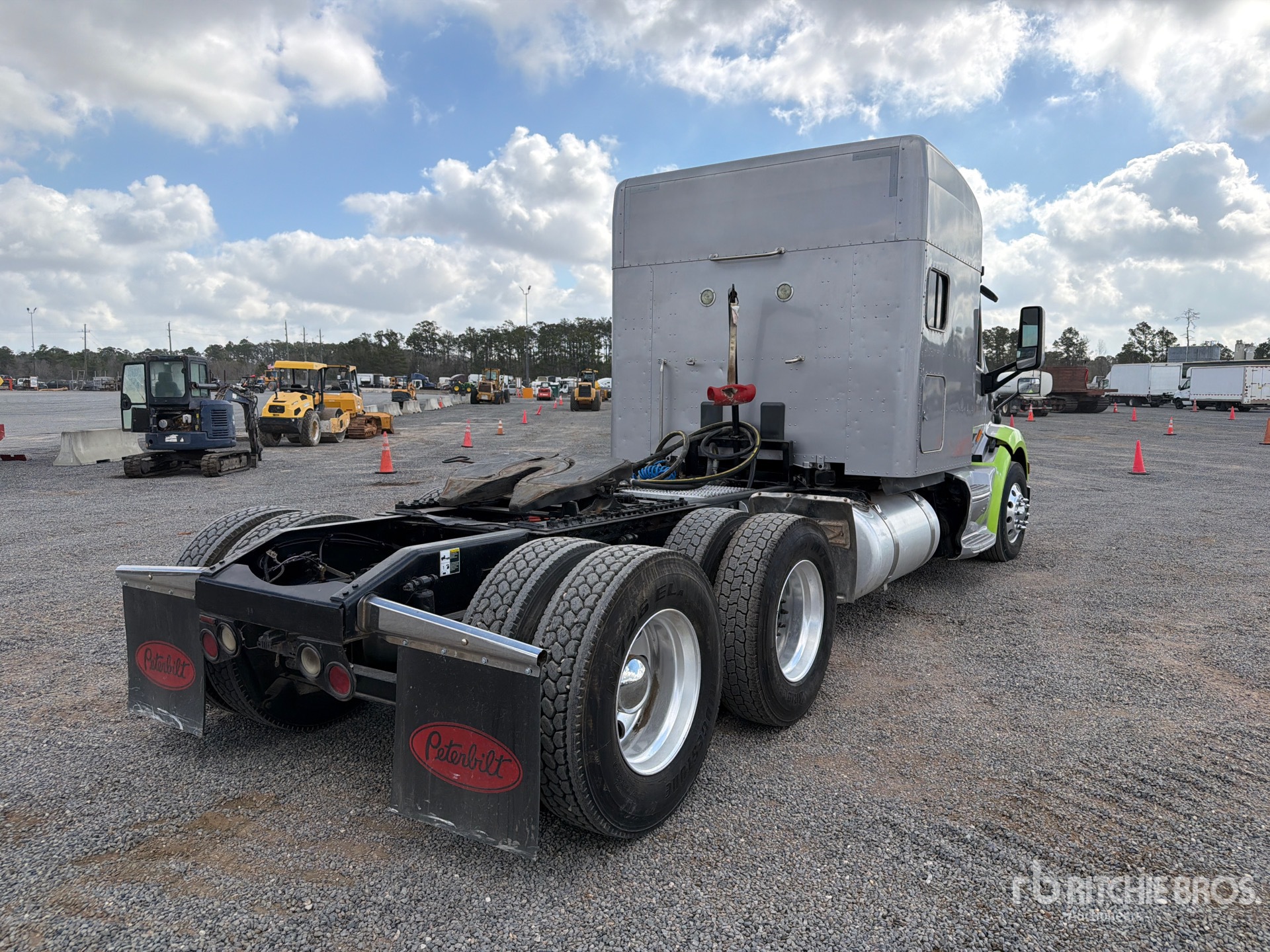 General Appearance with Imagen: esquina trasera derecha