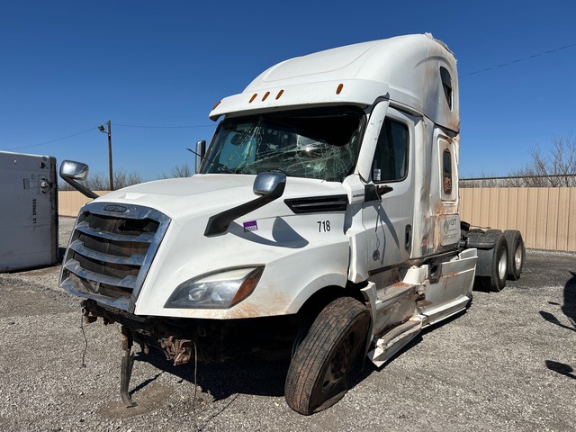2022 Freightliner Cascadia 126 6x4 T/A Sleeper Truck Tractor (Inoperable)