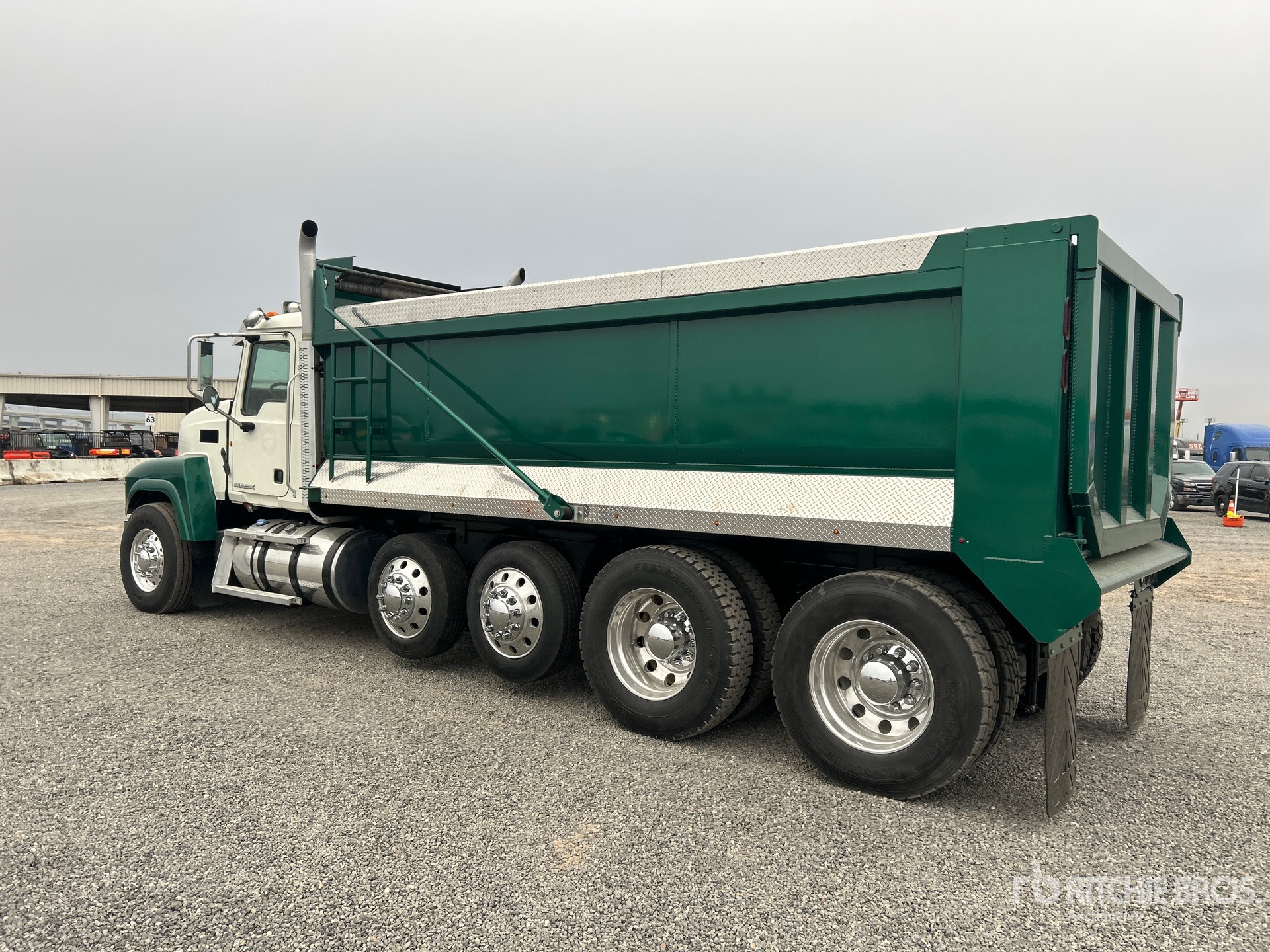 Aspect général with Image, coin arrière gauche