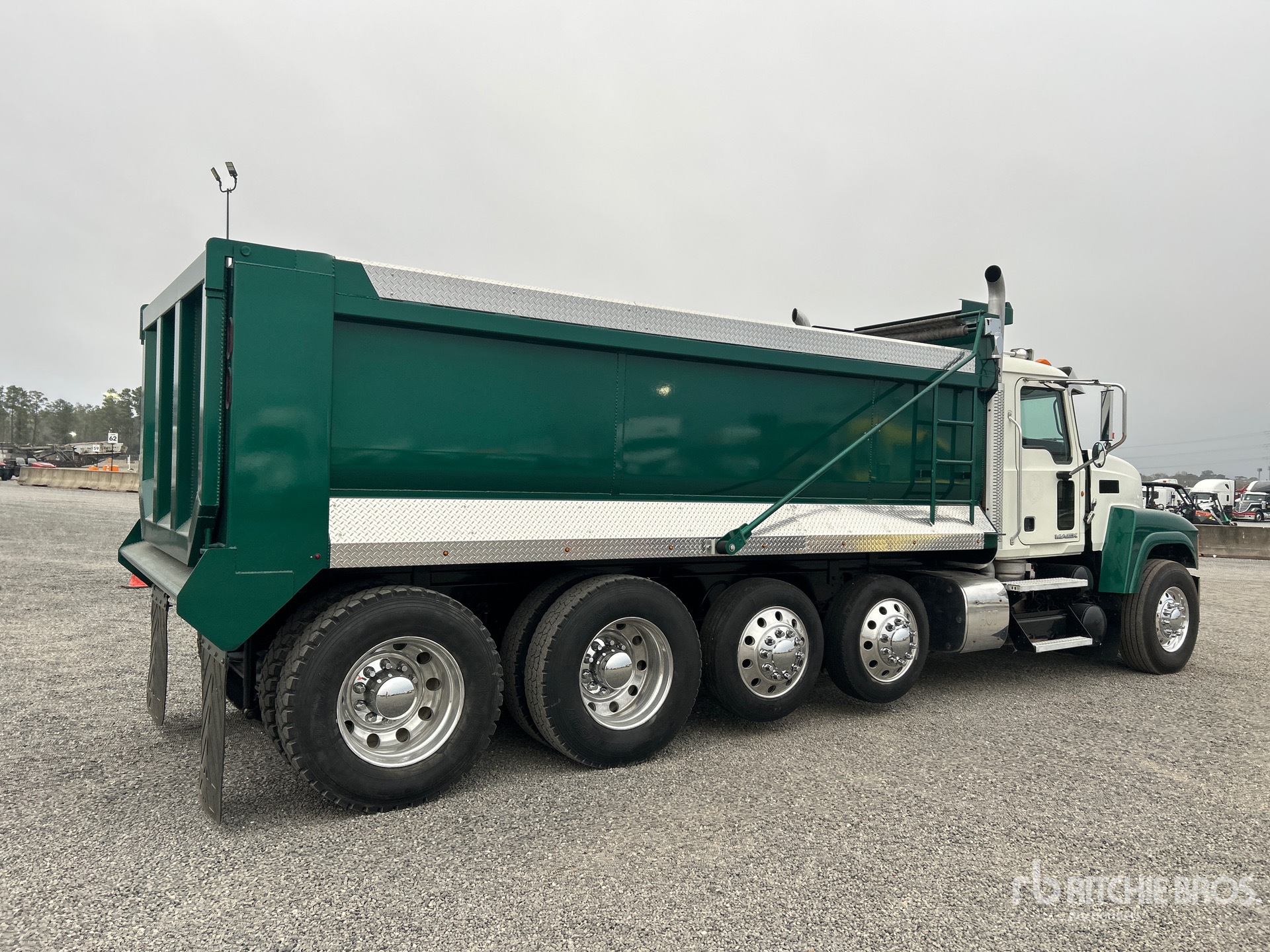 Aspect général with Image, coin arrière droit