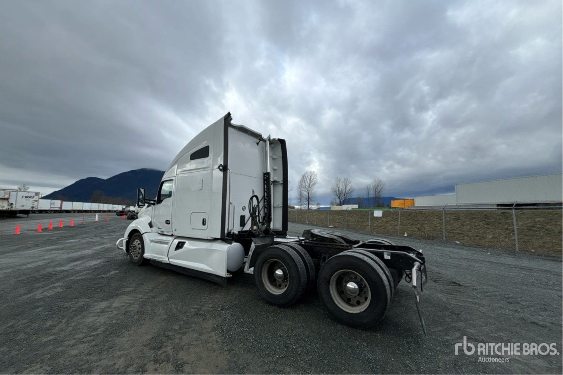 General Appearance with Picture, Left Rear Corner