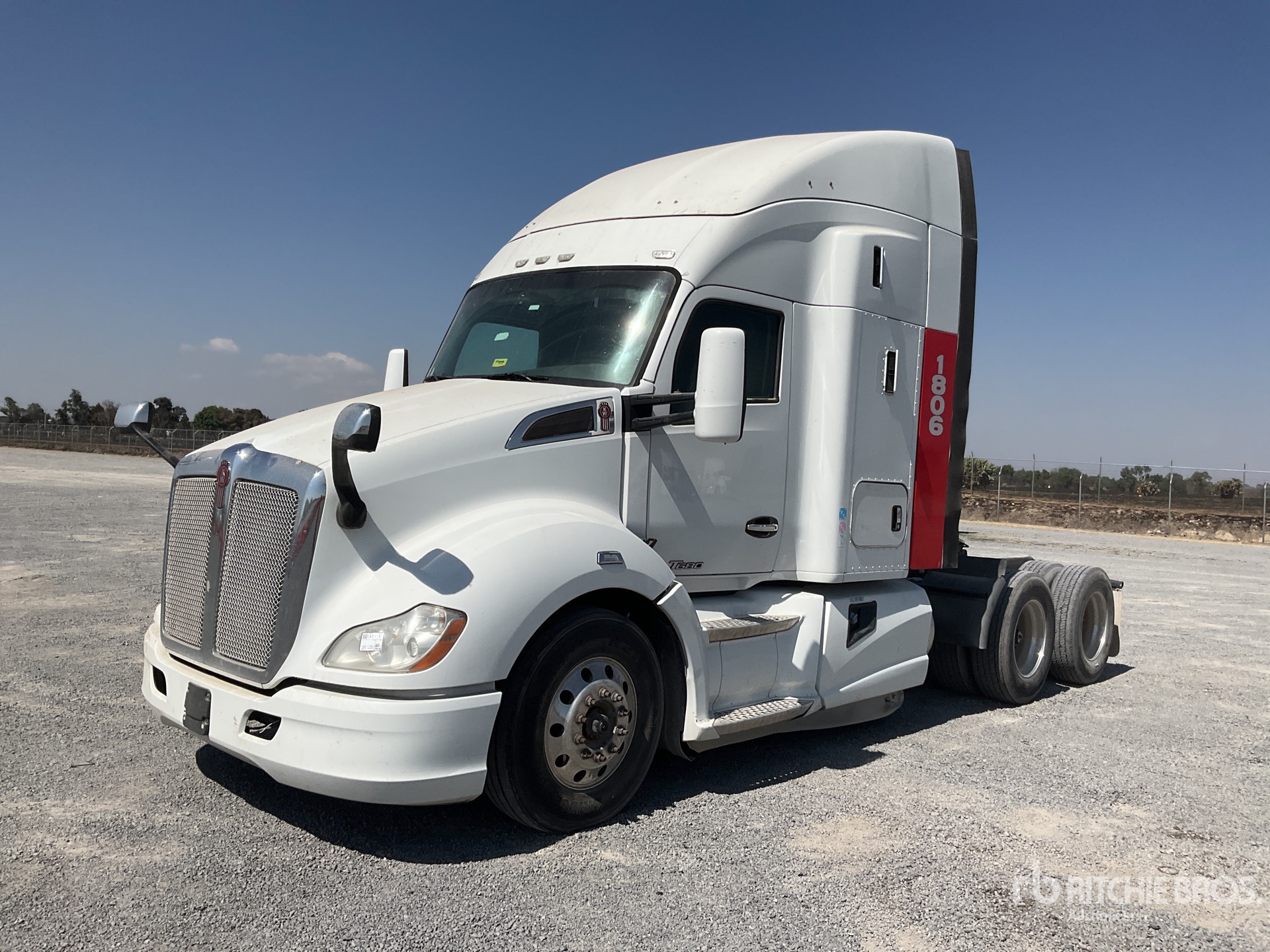 General Appearance with Picture, Left Front Corner