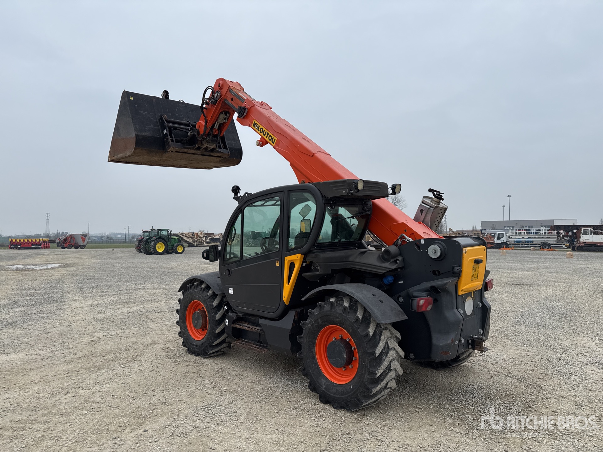 General Appearance with Imagen: esquina trasera izquierda