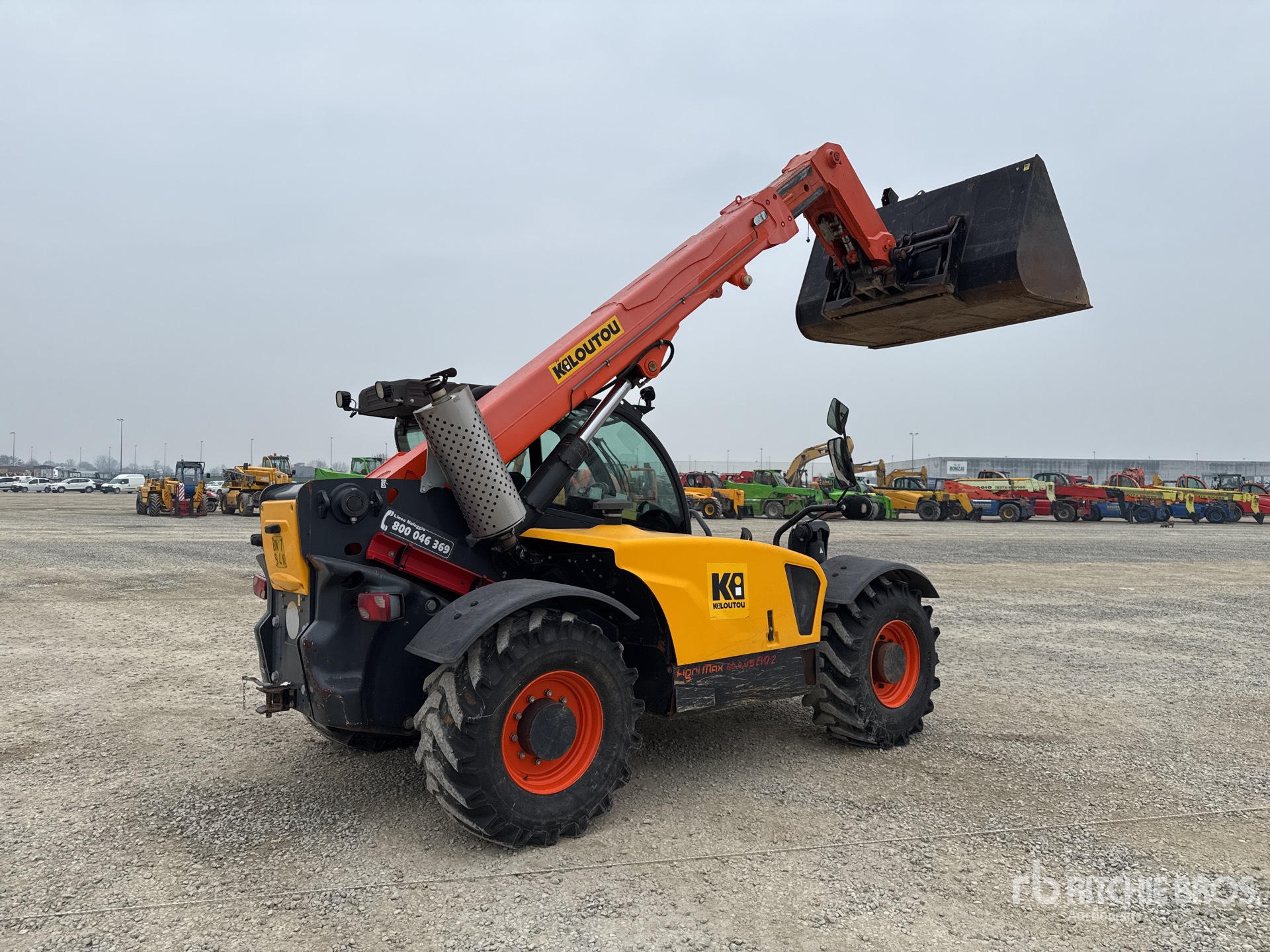 General Appearance with Imagen: esquina trasera derecha