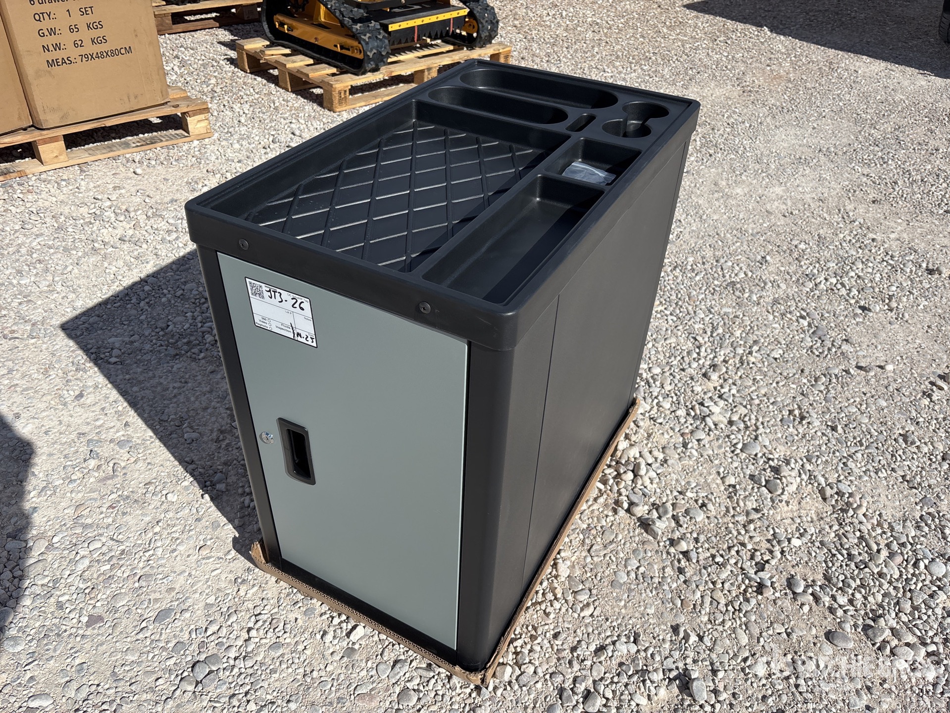 General Appearance with Picture, Right Front Corner