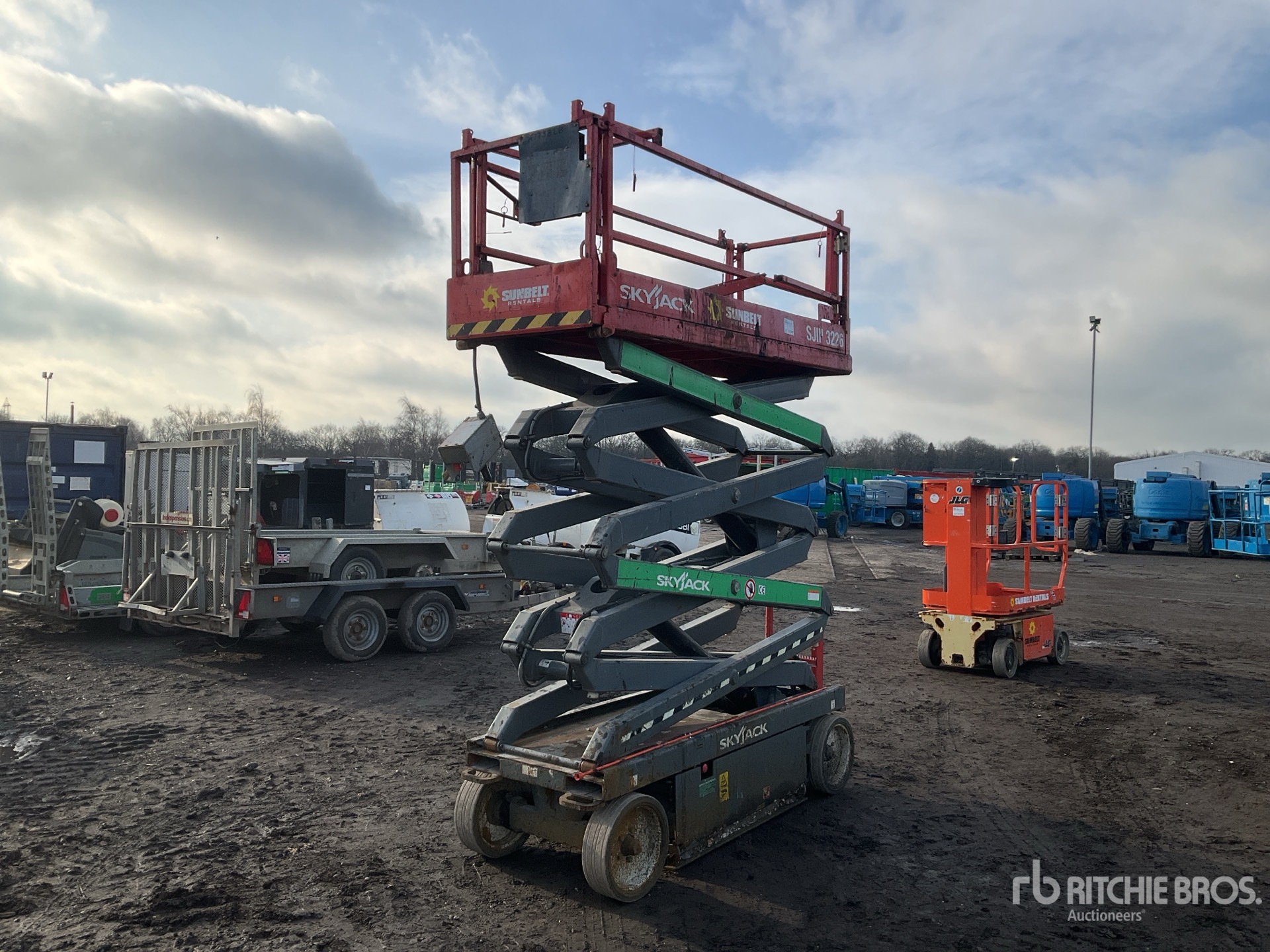 General Appearance with Featured Photo