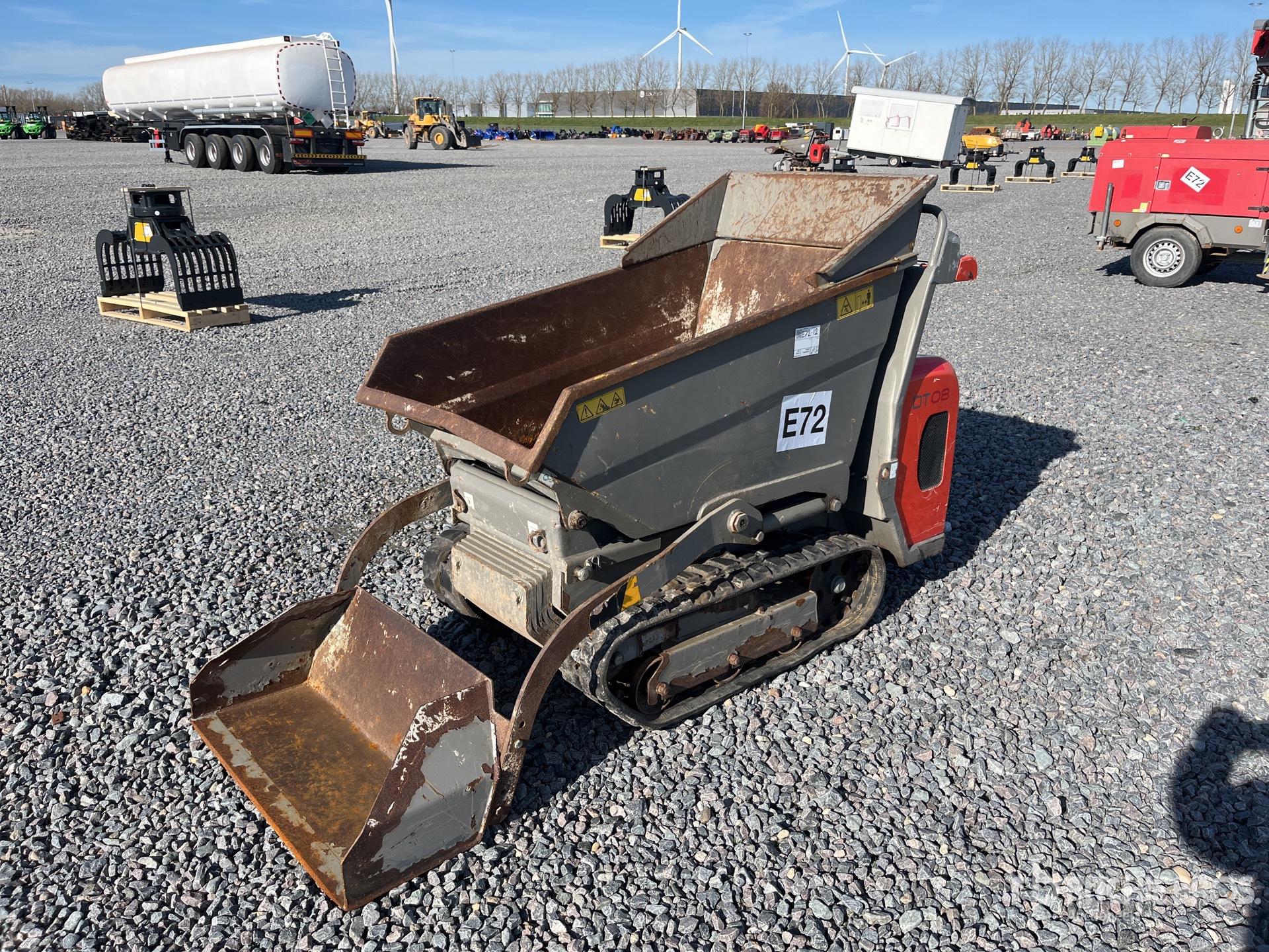 General Appearance with Featured Photo