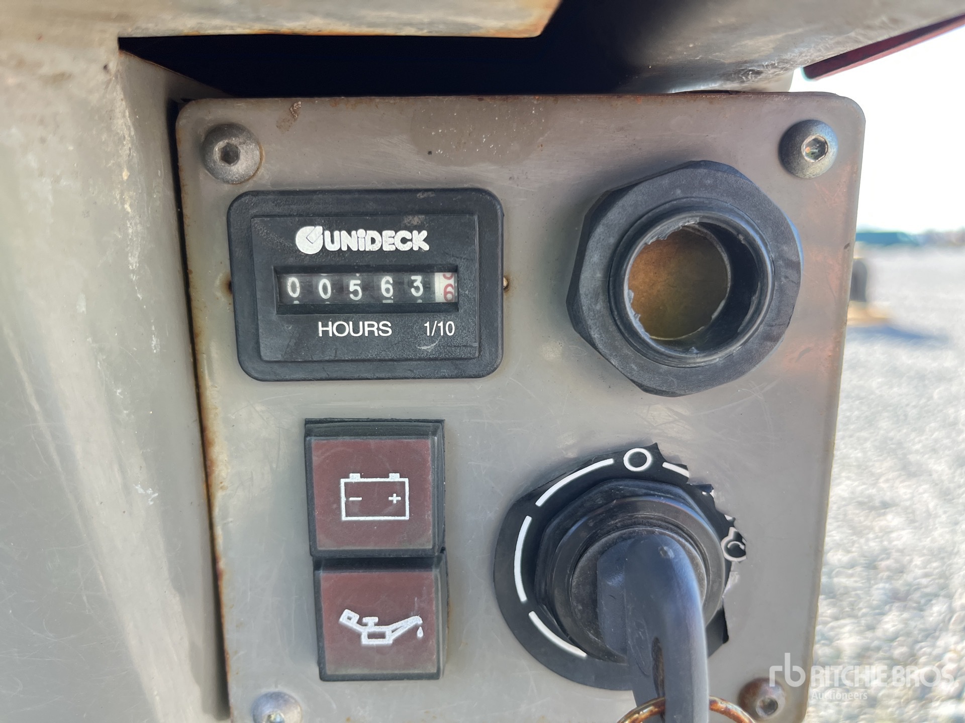 General Appearance with Hour Meter / Odometer