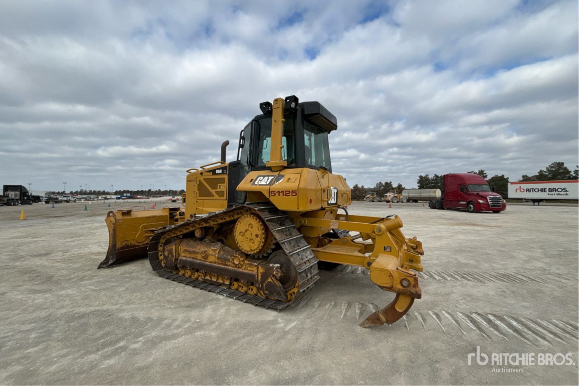 General Appearance with Foto, angolo posteriore sinistro