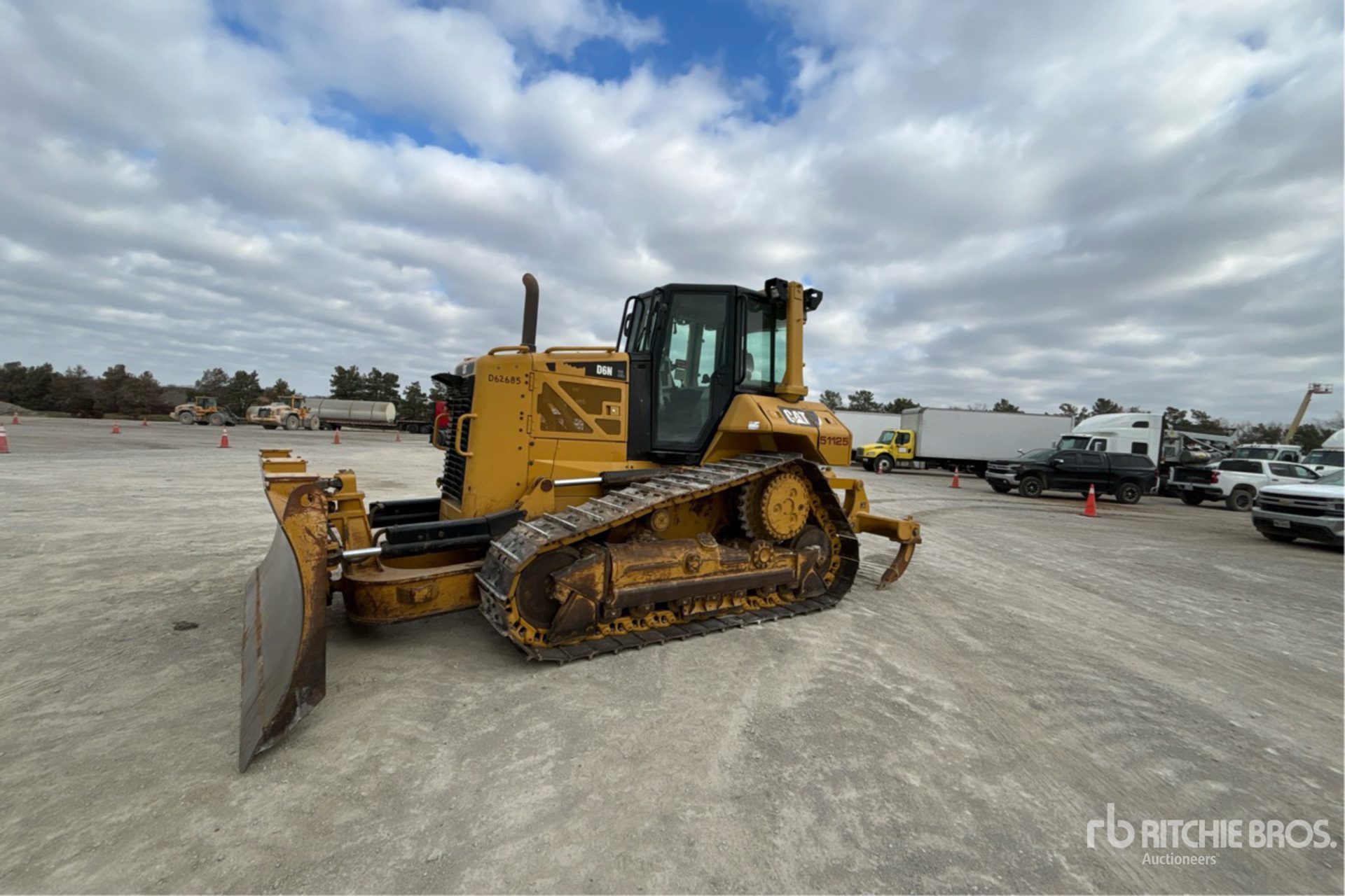 General Appearance with Foto, angolo anteriore sinistro