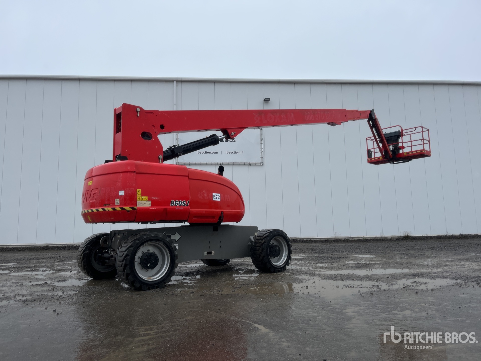 General Appearance with Picture, Left Front Corner