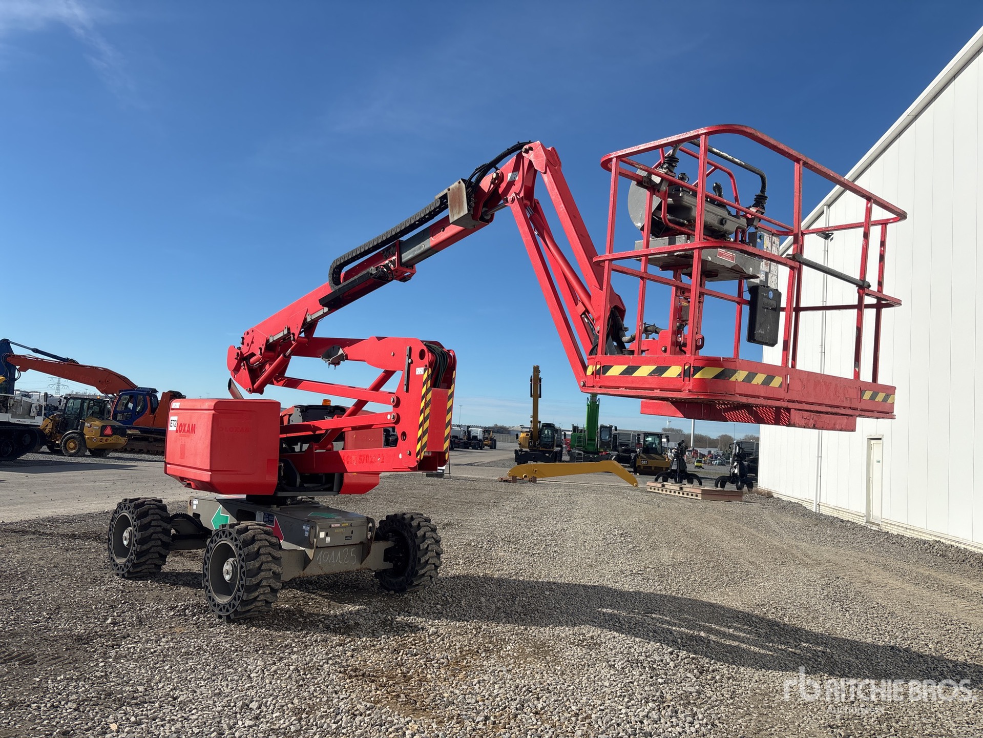 General Appearance with Picture, Left Rear Corner