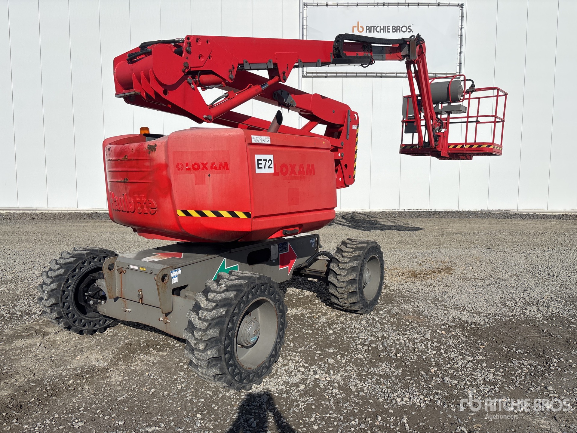 General Appearance with Picture, Left Front Corner