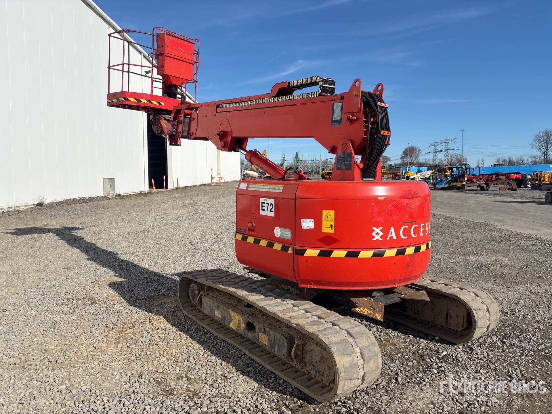 General Appearance with Bild, Ecke vorne rechts