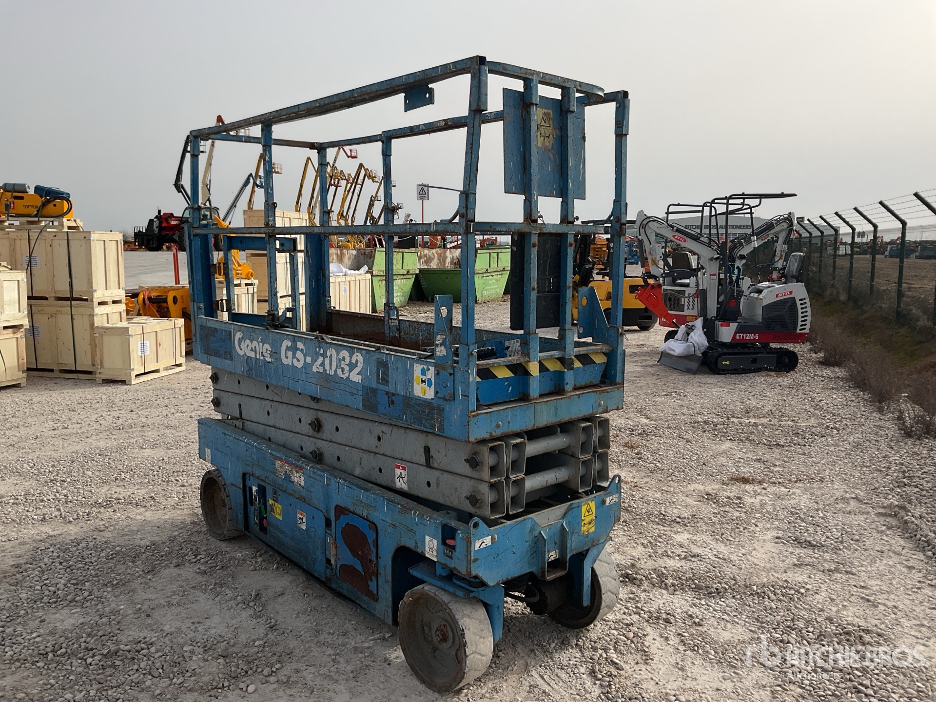 General Appearance with Imagen: esquina trasera izquierda