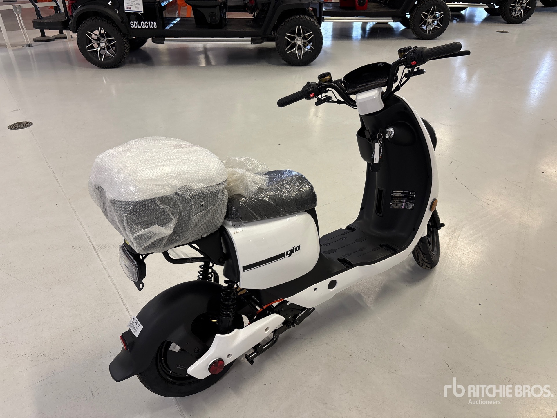 General Appearance with Foto, angolo anteriore sinistro