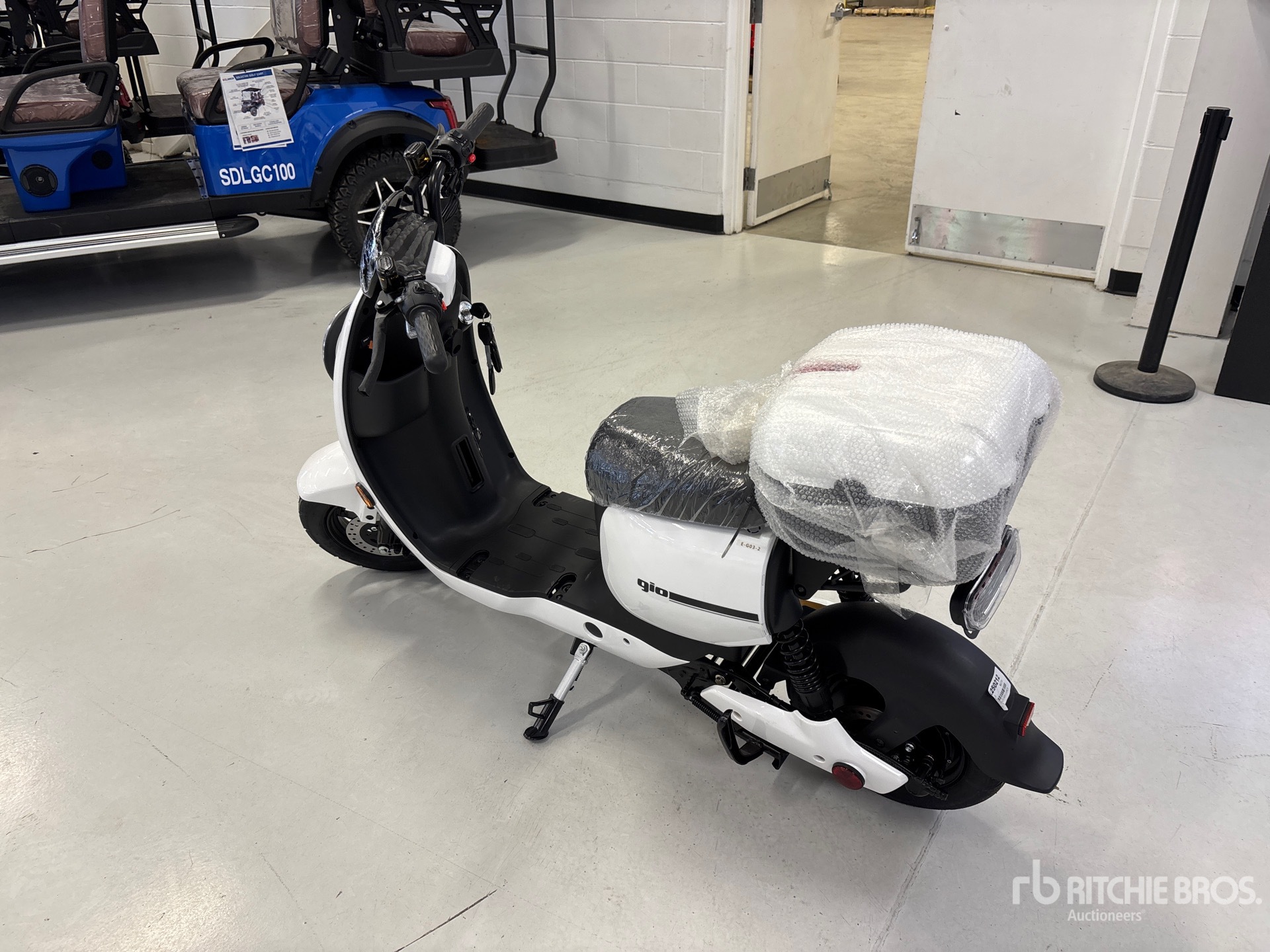 General Appearance with Foto, angolo posteriore sinistro