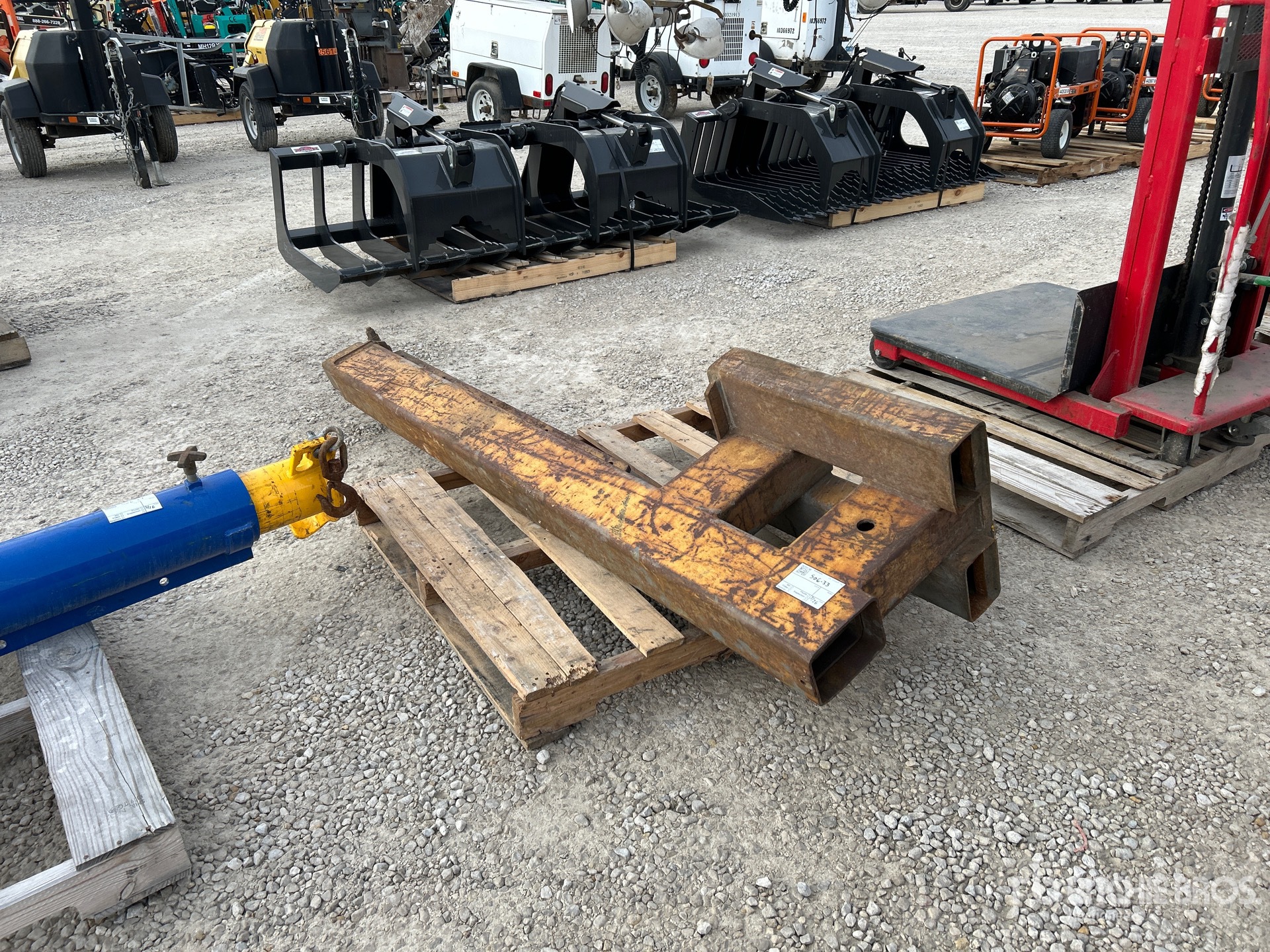 General Appearance with Bild, Ecke hinten links