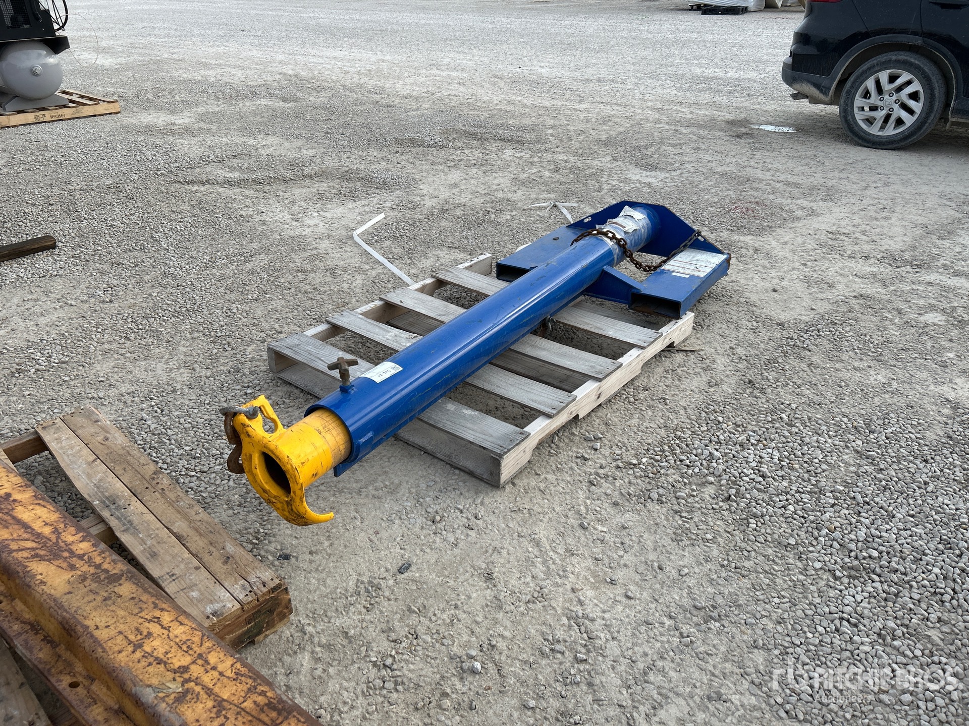 General Appearance with Bild, Ecke hinten rechts