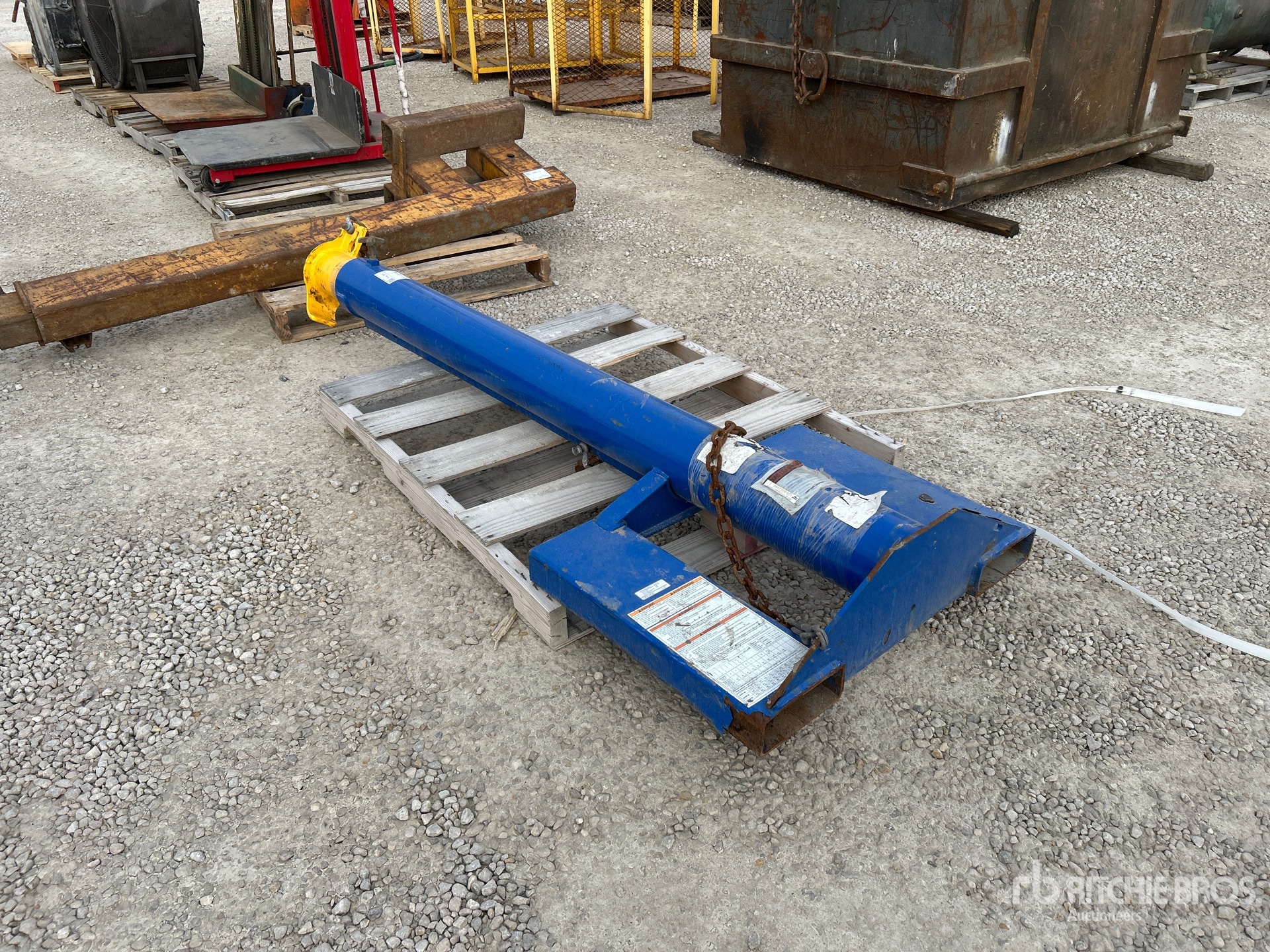 General Appearance with Bild, Ecke vorne rechts