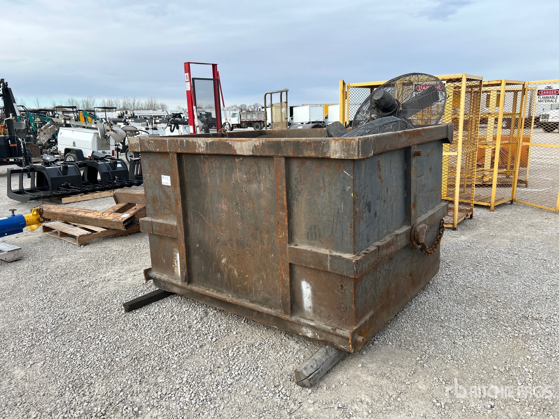 General Appearance with Image, coin avant gauche