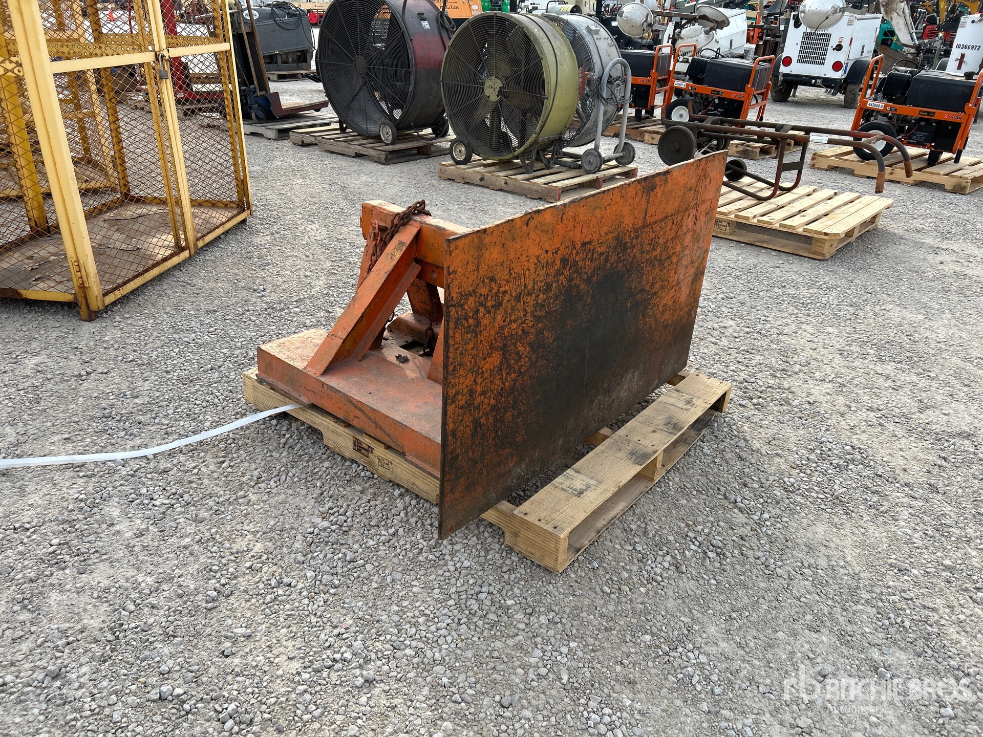 General Appearance with Bild, Ecke hinten links