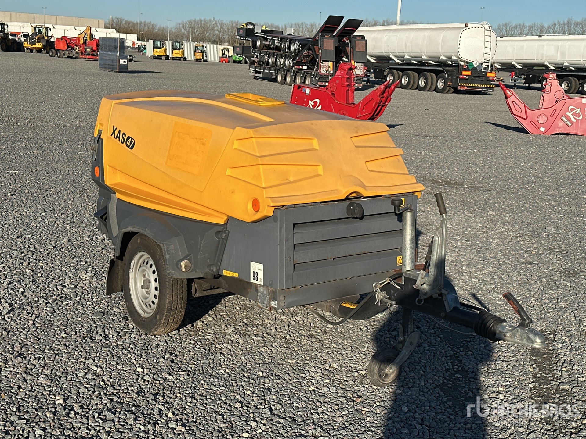 General Appearance with Picture, Right Front Corner