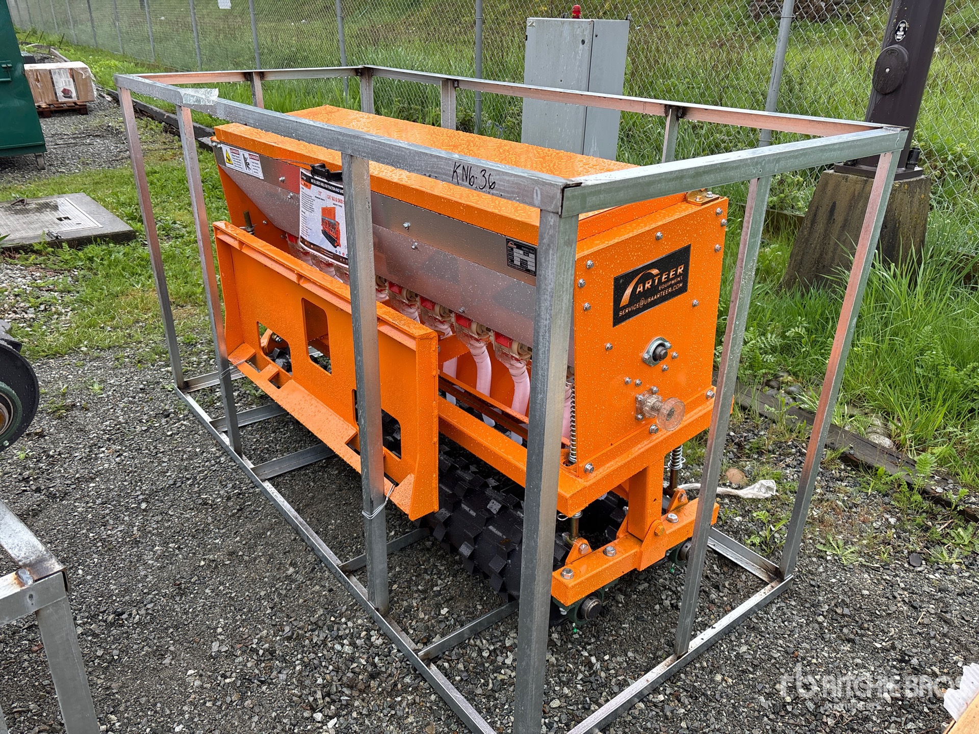 General Appearance with Bild, Ecke vorne links