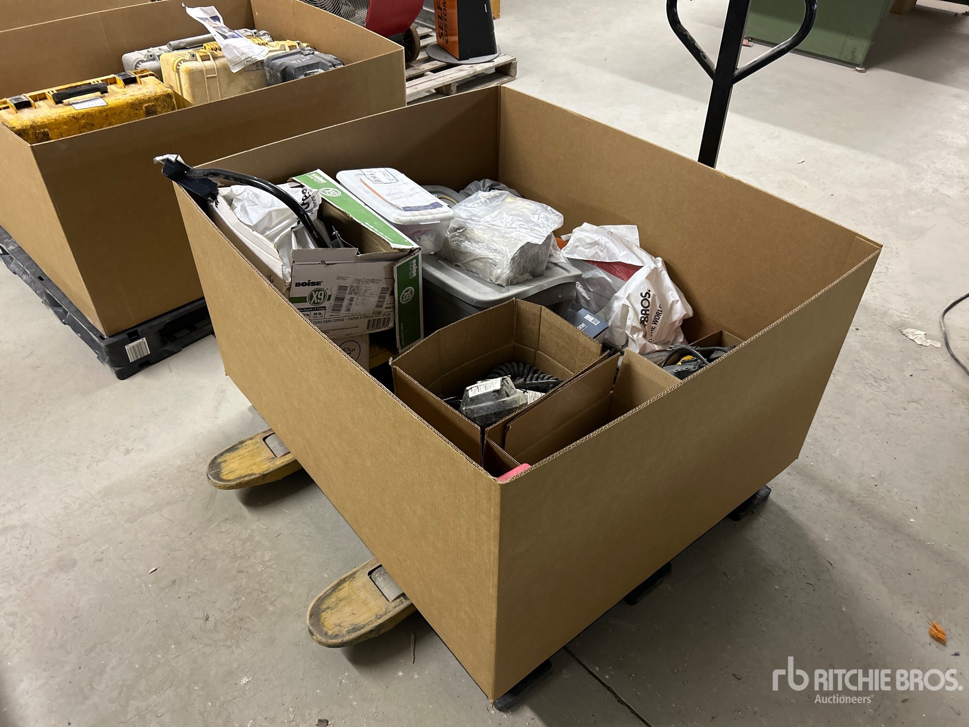 General Appearance with Bild, Ecke hinten rechts