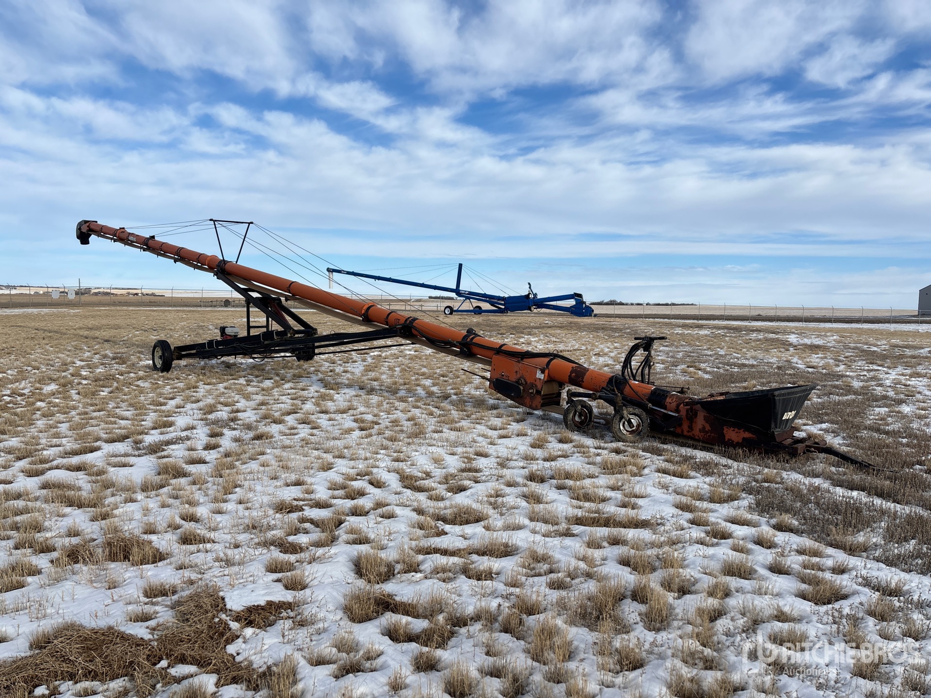 General Appearance with Bild, Ecke vorne rechts