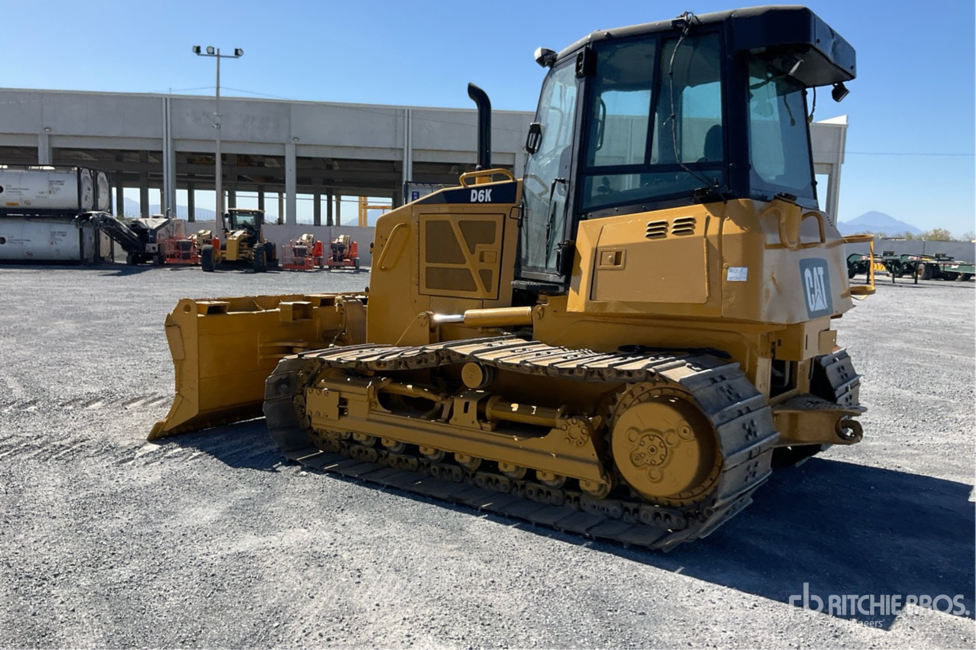 General Appearance with Bild, Ecke hinten links