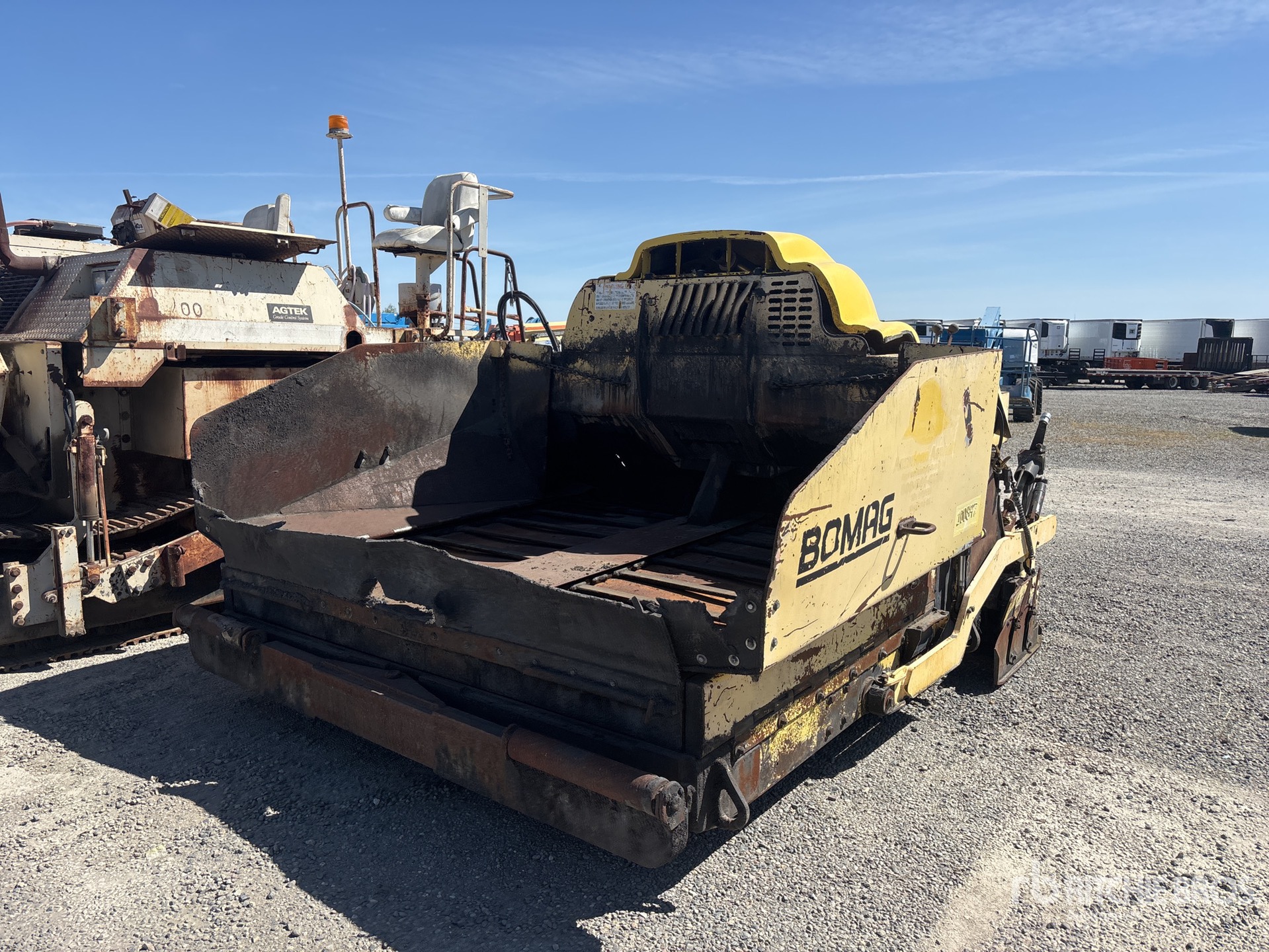 Aspect général with Image, coin avant gauche