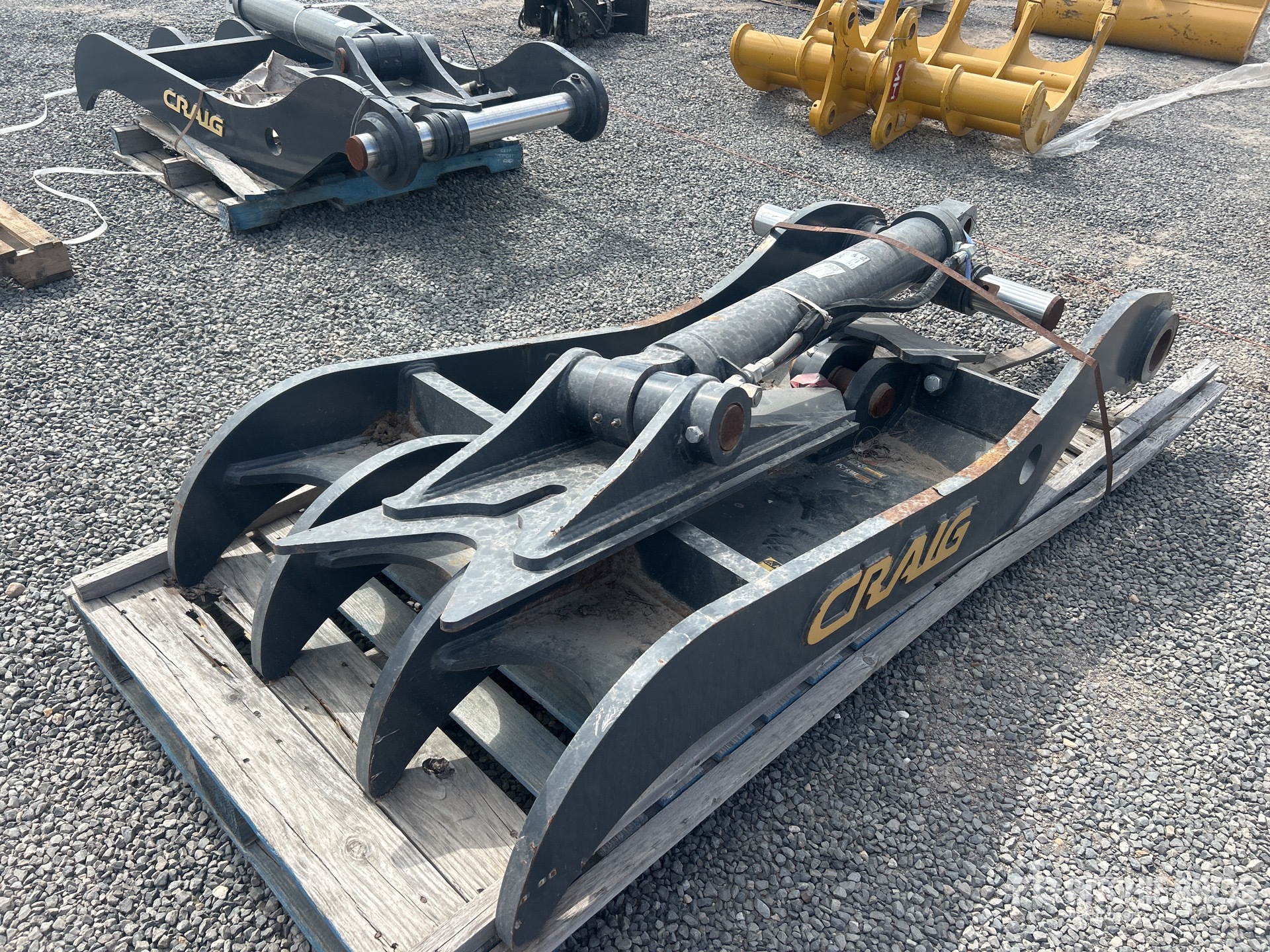 General Appearance with Bild, Ecke hinten links