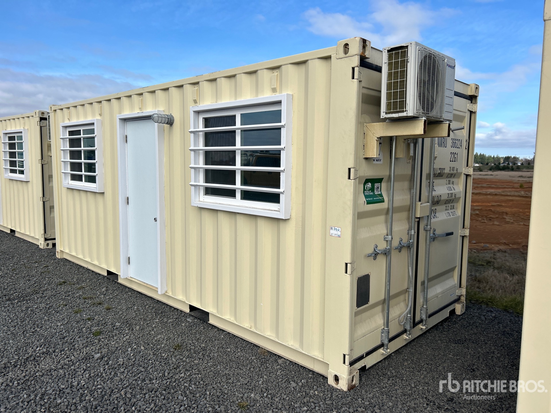 General Appearance with Bild, Ecke vorne rechts