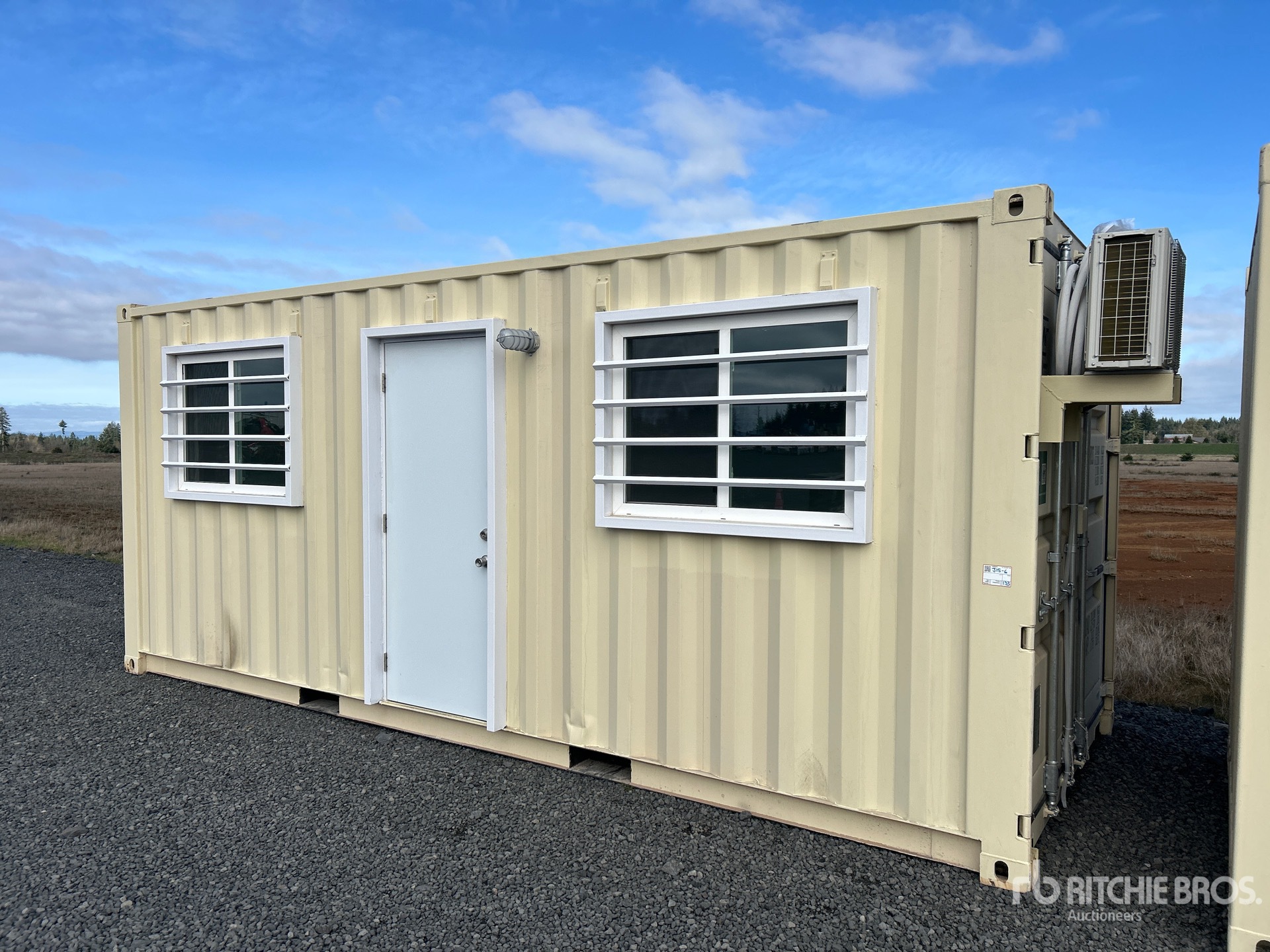 General Appearance with Bild, Ecke vorne links