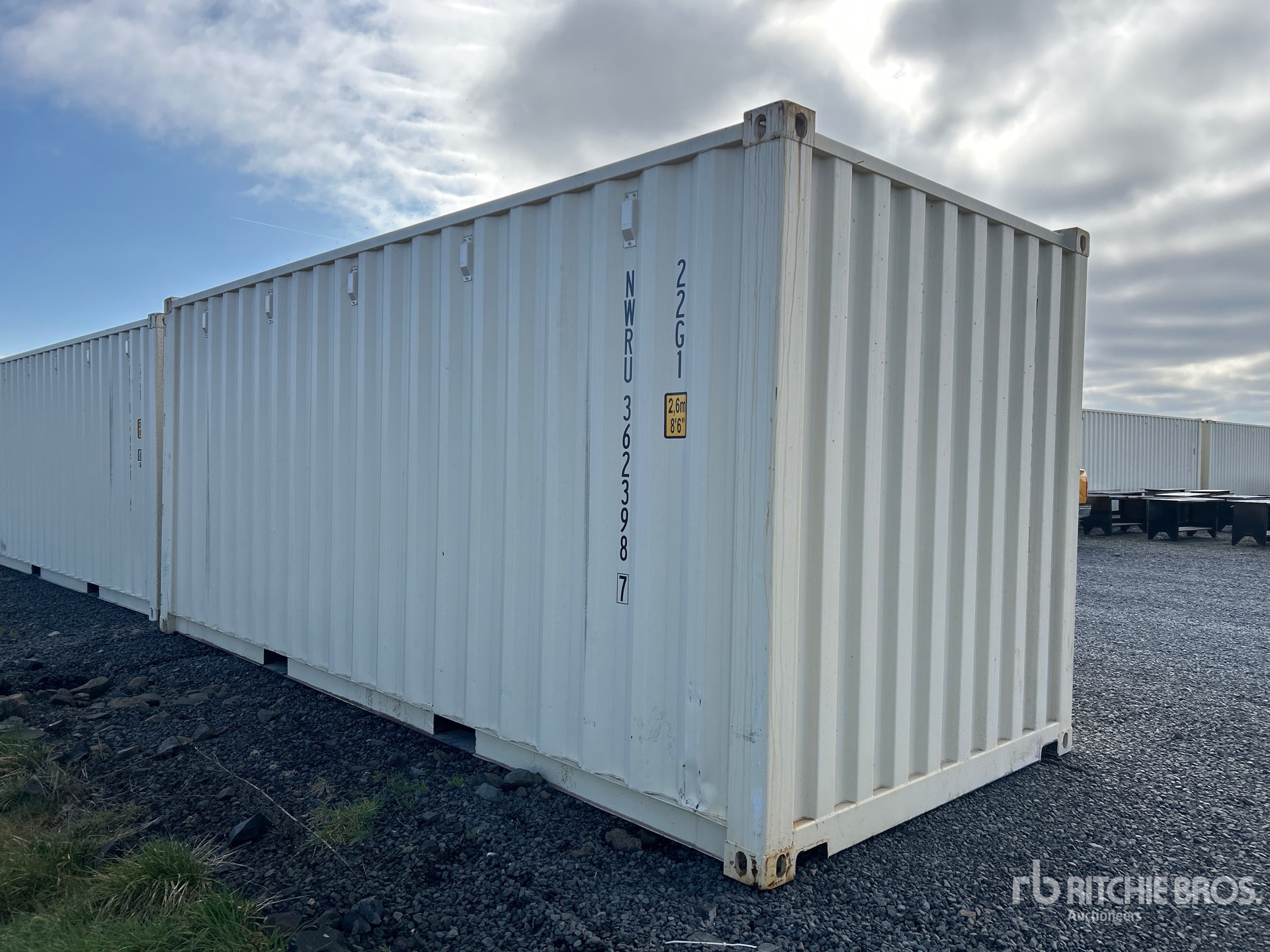 General Appearance with Bild, Ecke hinten rechts