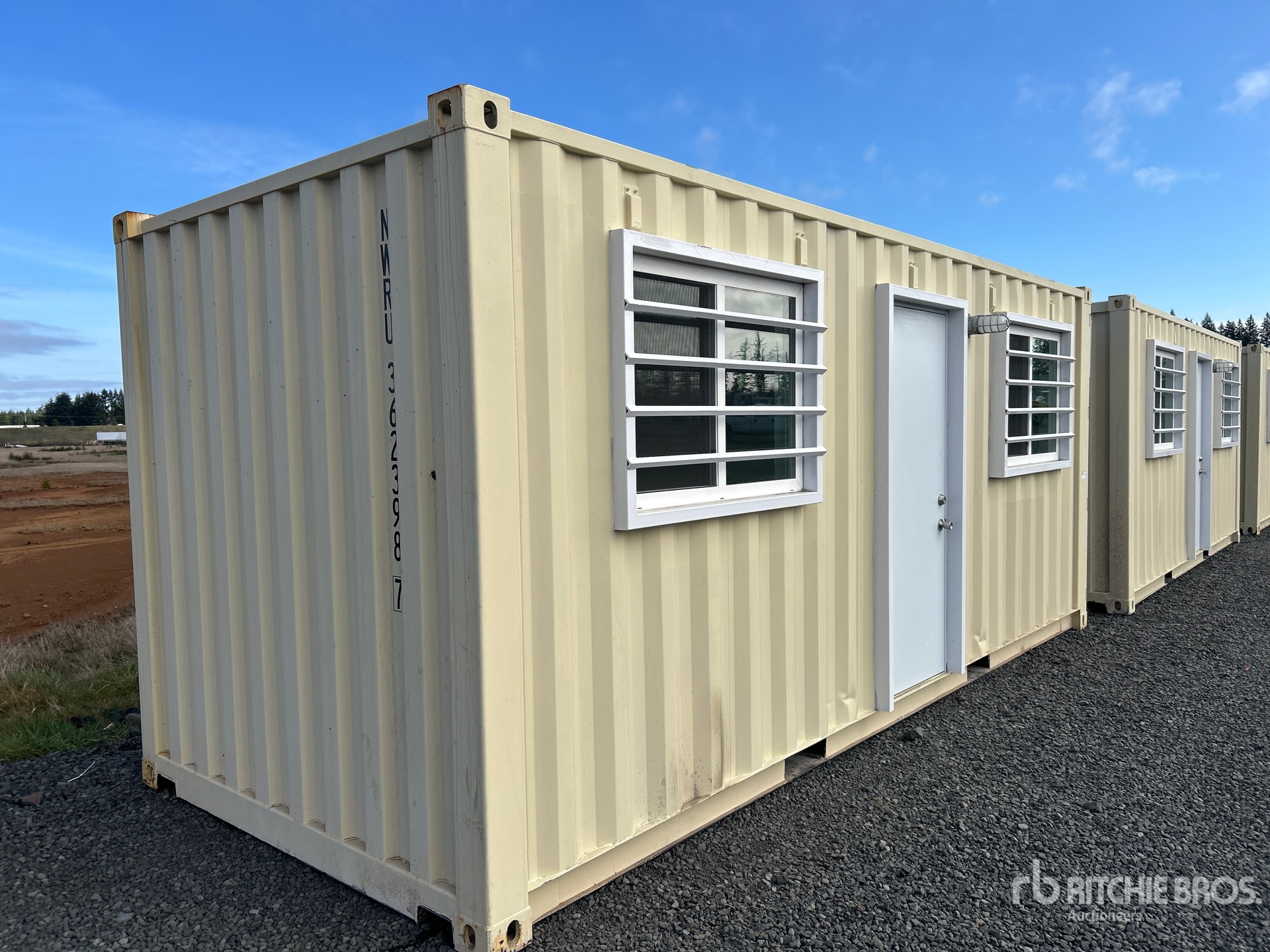 General Appearance with Bild, Ecke vorne rechts