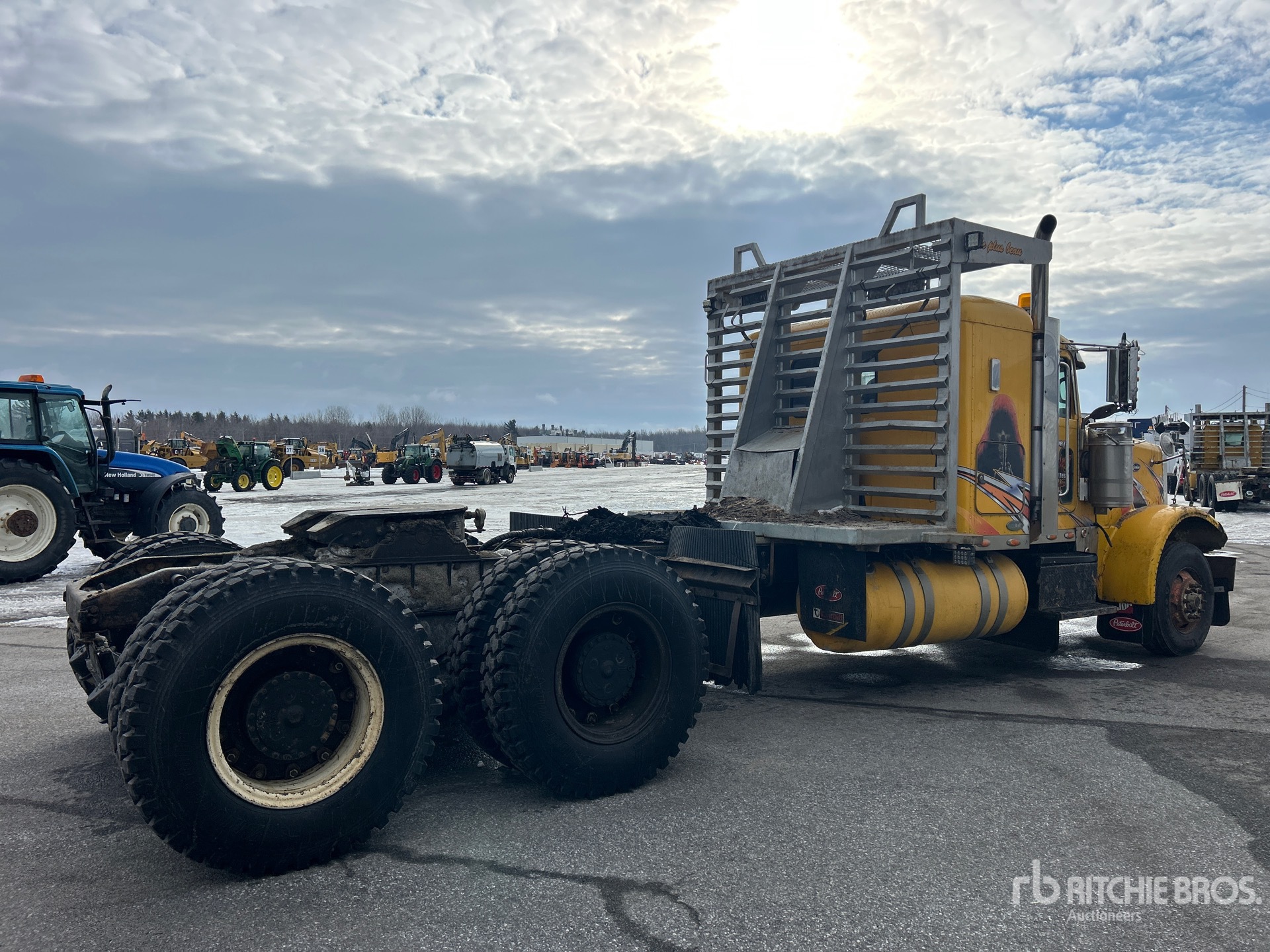 Aspect général with Image, coin arrière droit