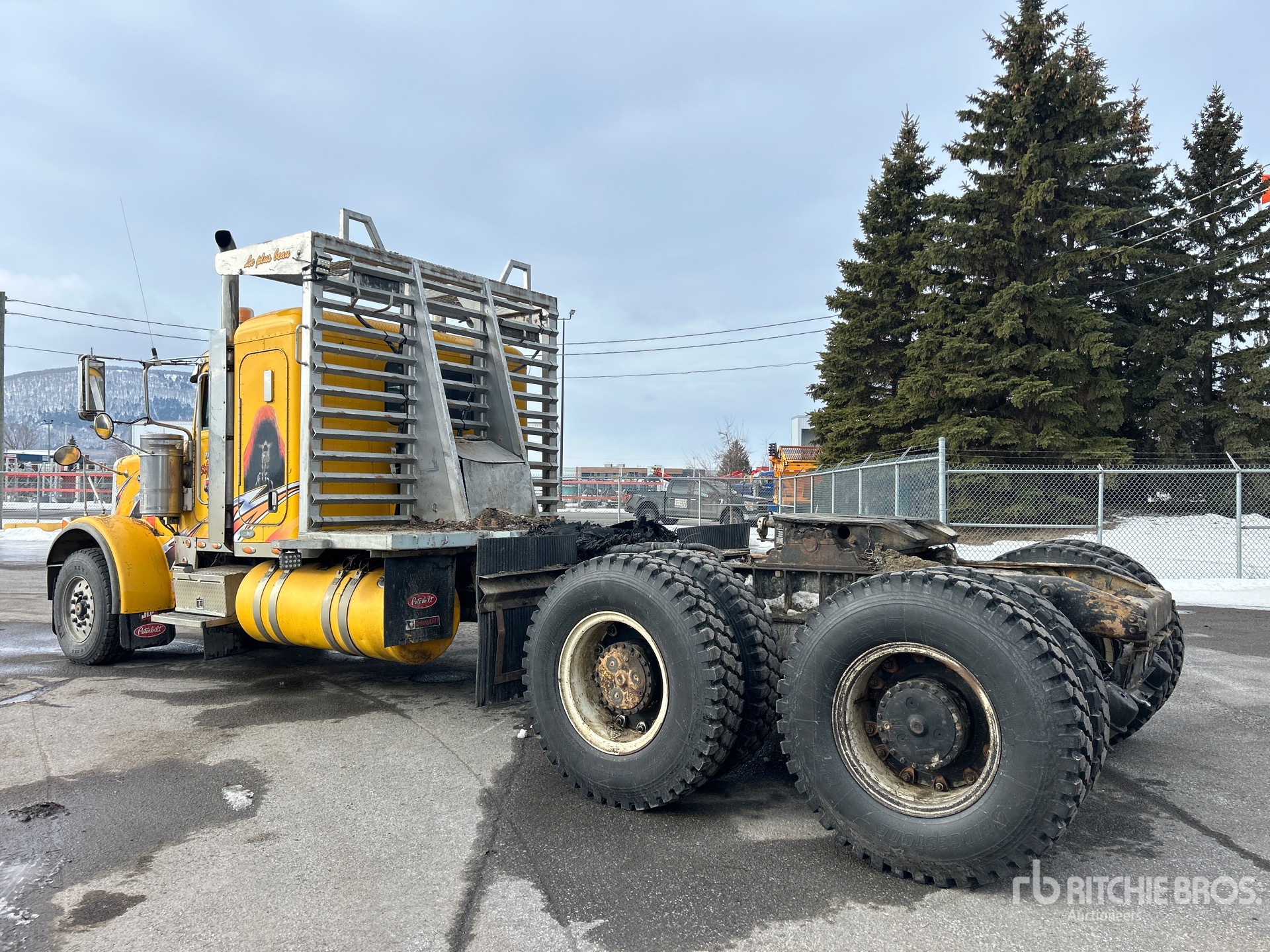 Aspect général with Image, coin arrière gauche