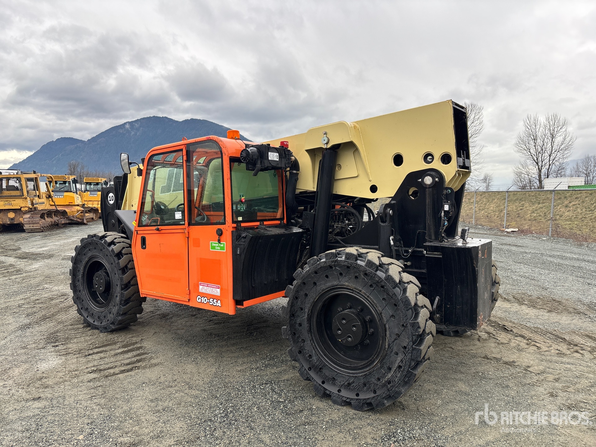 General Appearance with Foto, angolo posteriore sinistro