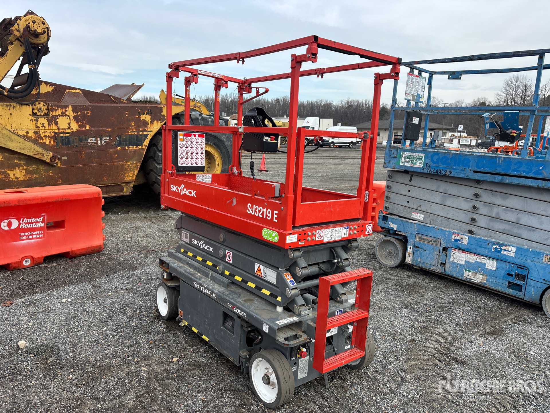 General Appearance with Foto, angolo anteriore destro